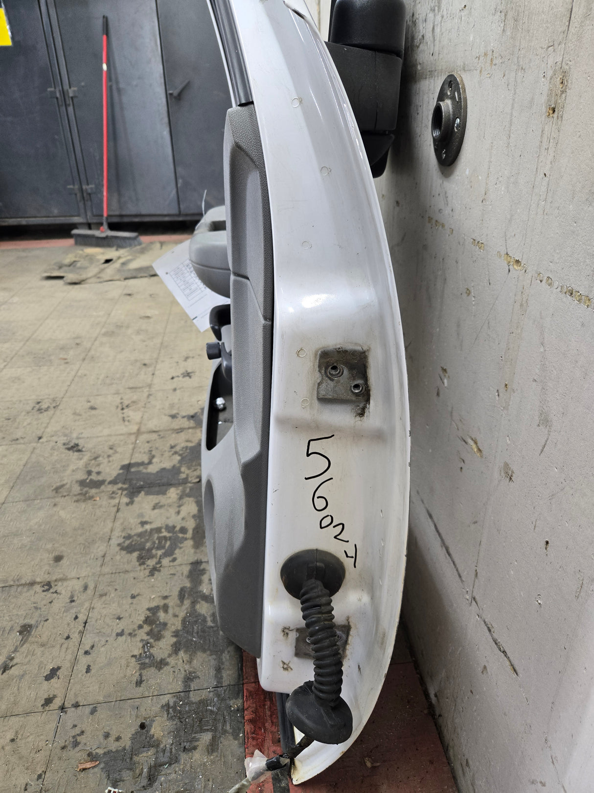 2007-2013 Chevrolet Silverado / GMC Sierra 1500 2500 3500 HD LH Front Driver Side Door - Summit White