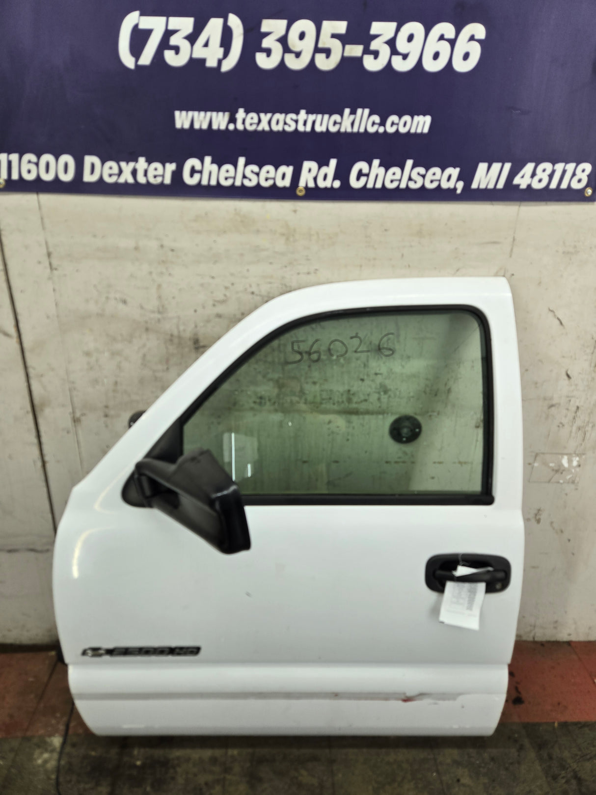 1999-2006 Chevrolet Silverado / GMC Sierra 1500 2500 3500 HD Front Driver Side Door LH