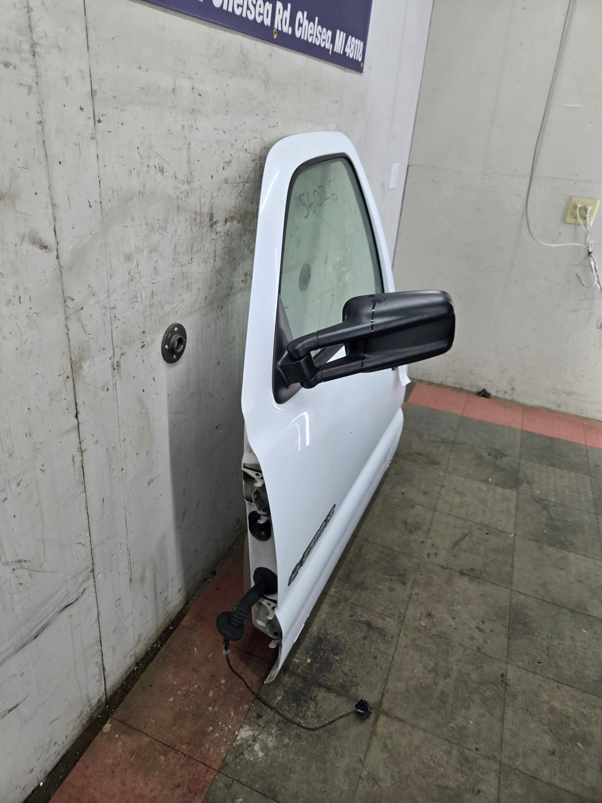 1999-2006 Chevrolet Silverado / GMC Sierra 1500 2500 3500 HD Front Driver Side Door LH