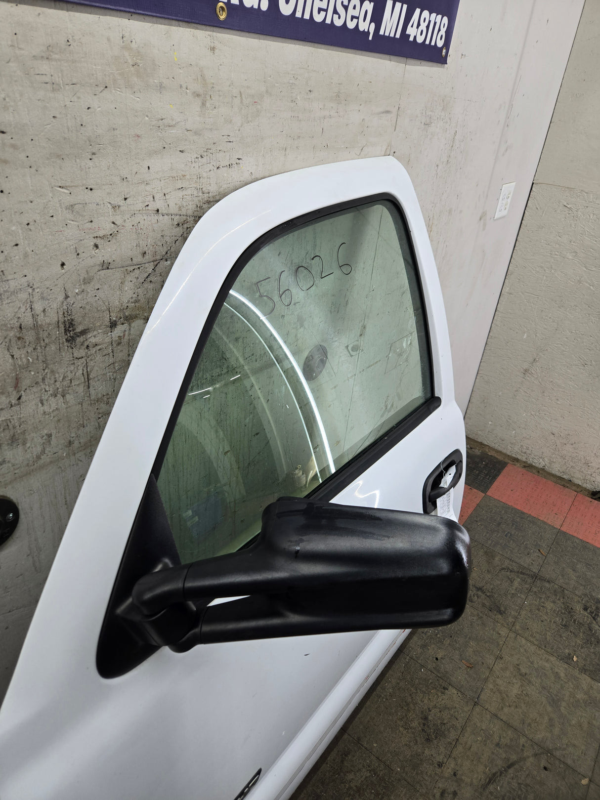 1999-2006 Chevrolet Silverado / GMC Sierra 1500 2500 3500 HD Front Driver Side Door LH