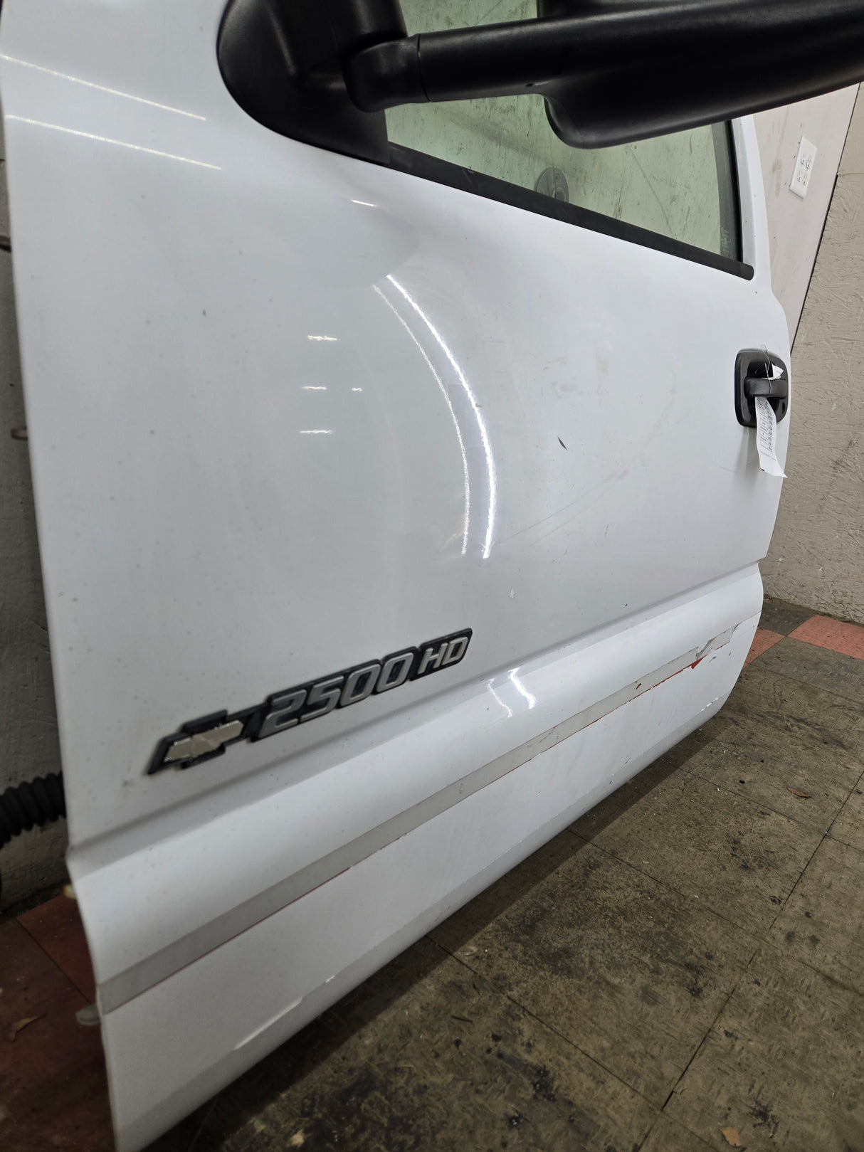 1999-2006 Chevrolet Silverado / GMC Sierra 1500 2500 3500 HD Front Driver Side Door LH