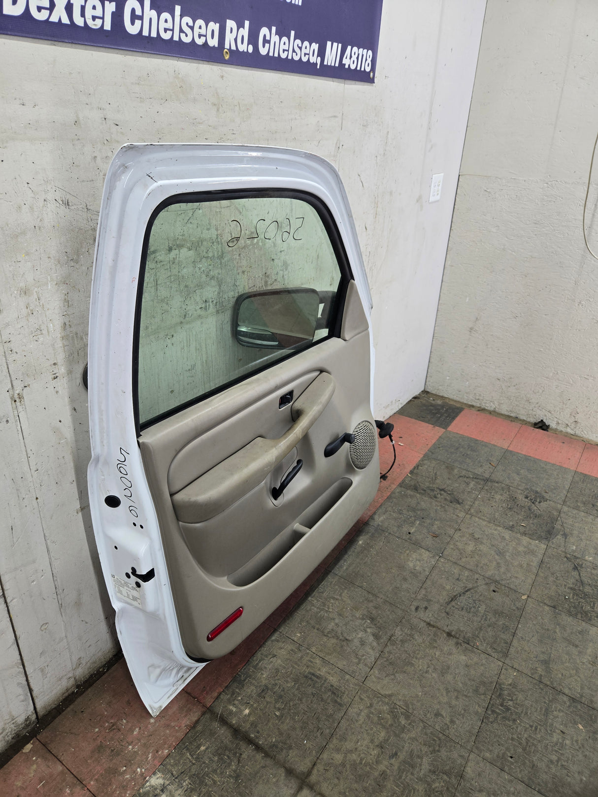 1999-2006 Chevrolet Silverado / GMC Sierra 1500 2500 3500 HD Front Driver Side Door LH