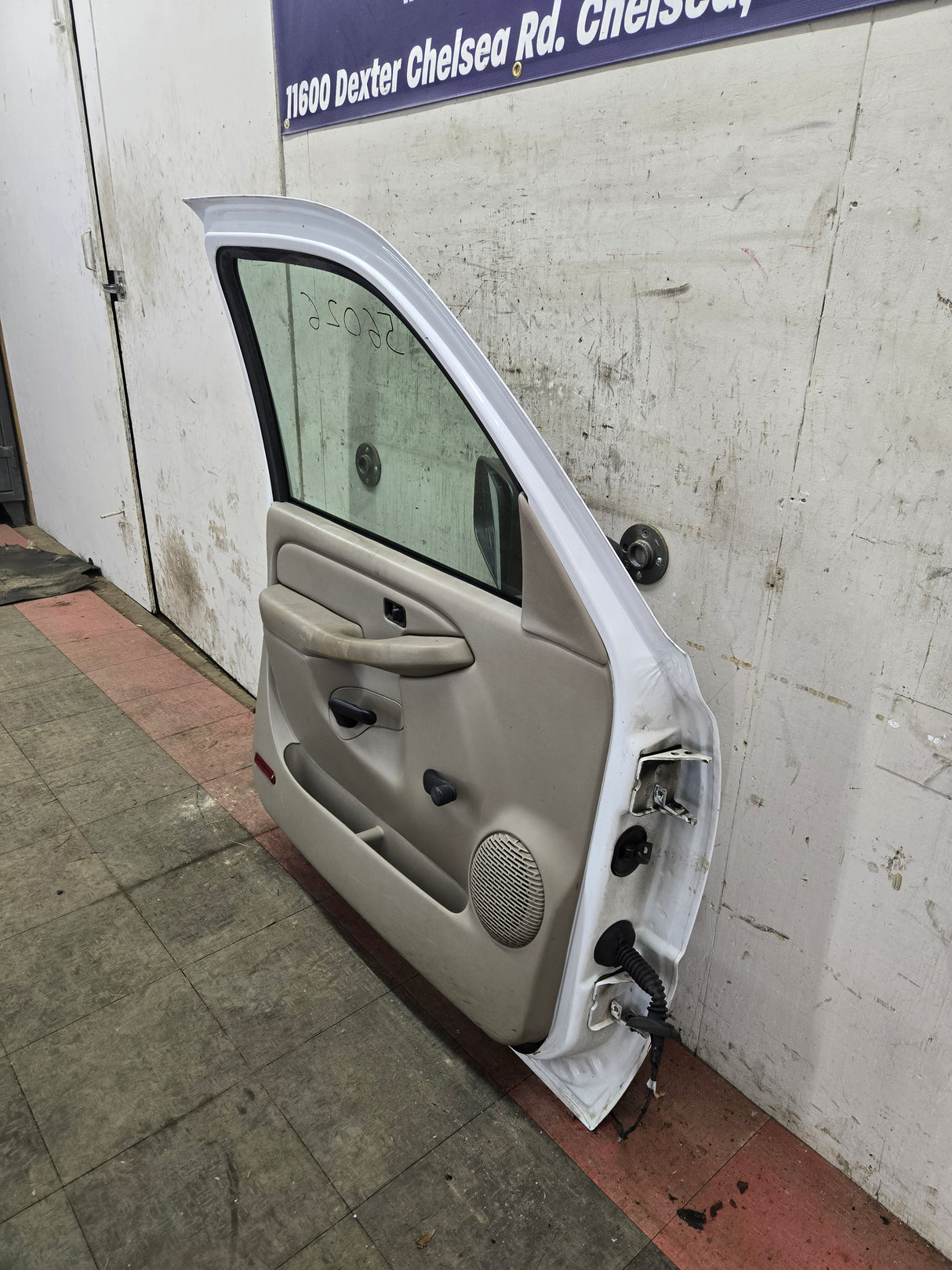 1999-2006 Chevrolet Silverado / GMC Sierra 1500 2500 3500 HD Front Driver Side Door LH