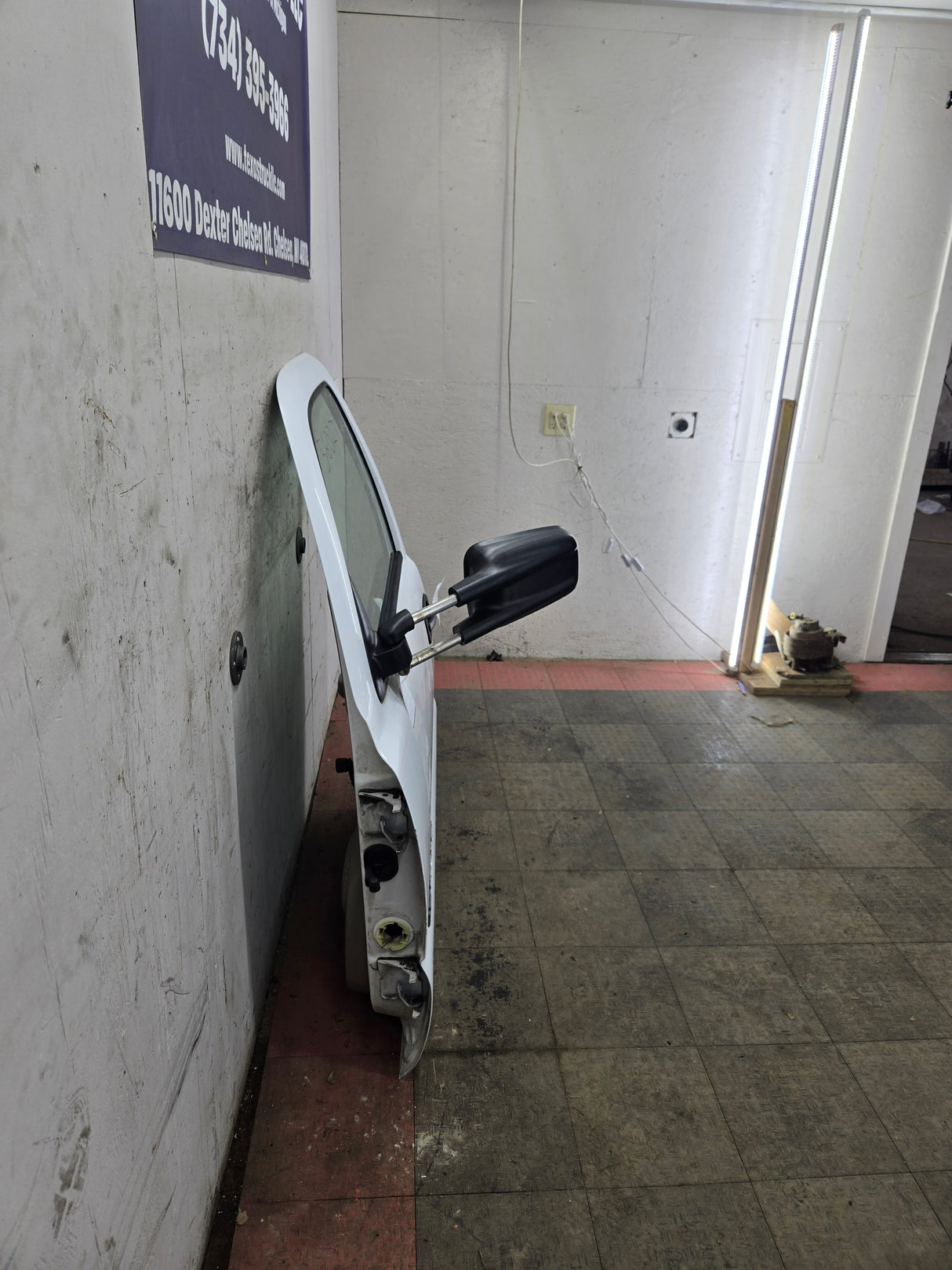 1999-2006 Chevrolet Silverado / GMC Sierra 1500 2500 3500 HD Front Driver Side Door LH