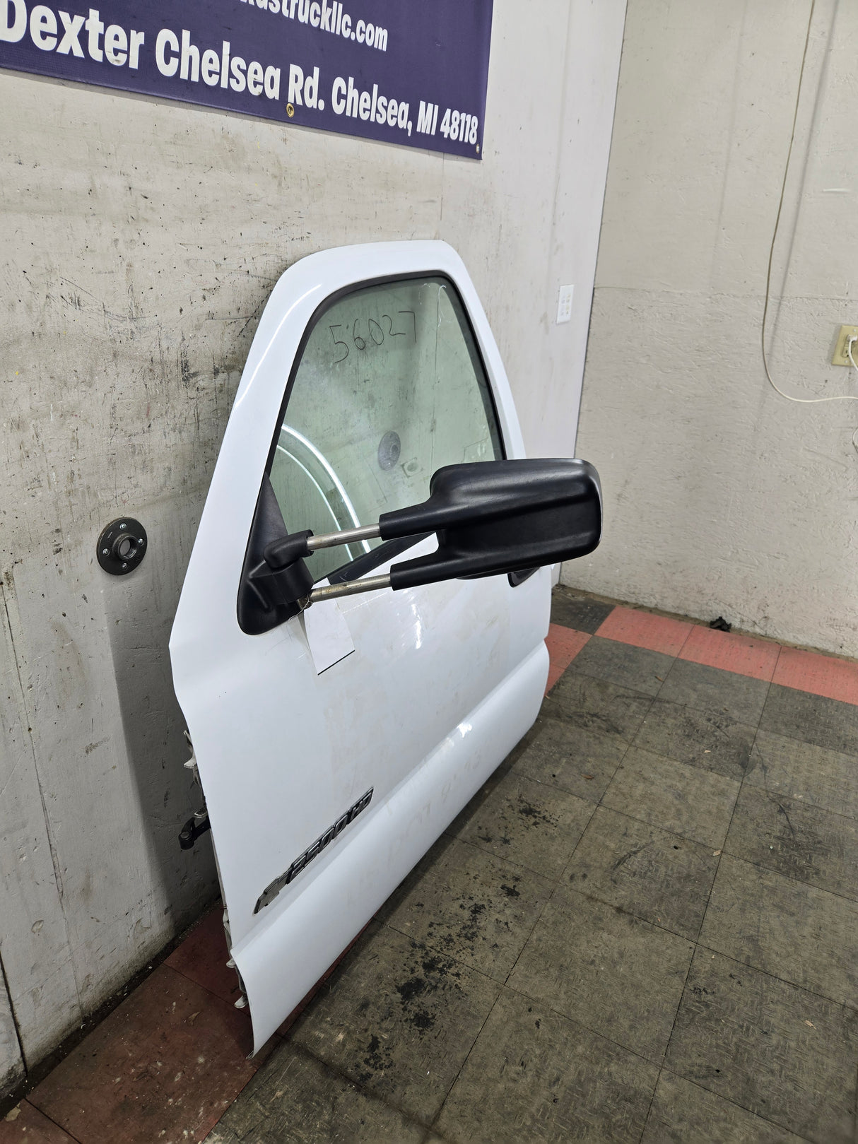 1999-2006 Chevrolet Silverado / GMC Sierra 1500 2500 3500 HD Front Driver Side Door LH