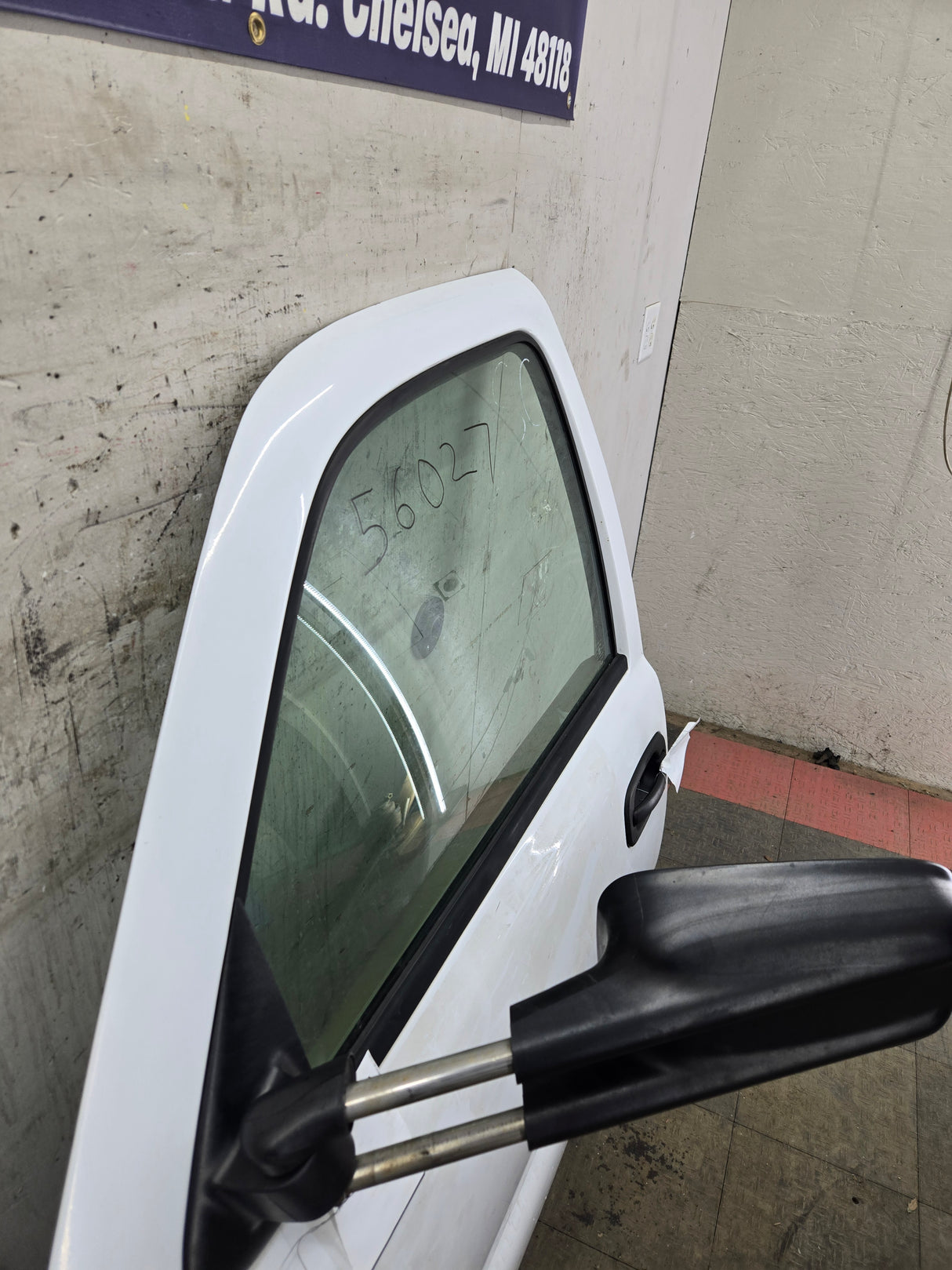 1999-2006 Chevrolet Silverado / GMC Sierra 1500 2500 3500 HD Front Driver Side Door LH