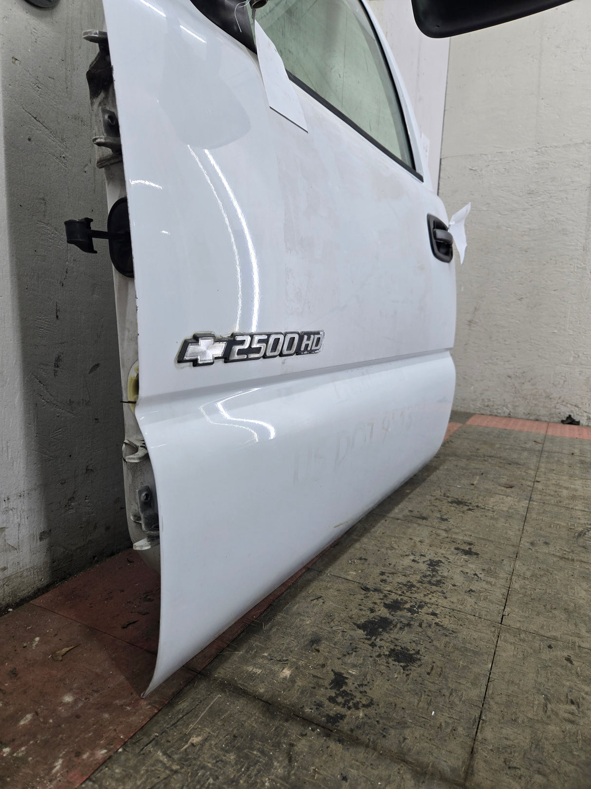 1999-2006 Chevrolet Silverado / GMC Sierra 1500 2500 3500 HD Front Driver Side Door LH