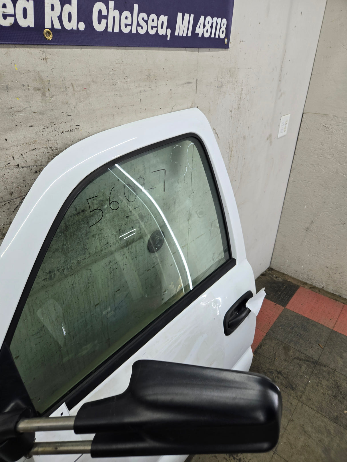 1999-2006 Chevrolet Silverado / GMC Sierra 1500 2500 3500 HD Front Driver Side Door LH
