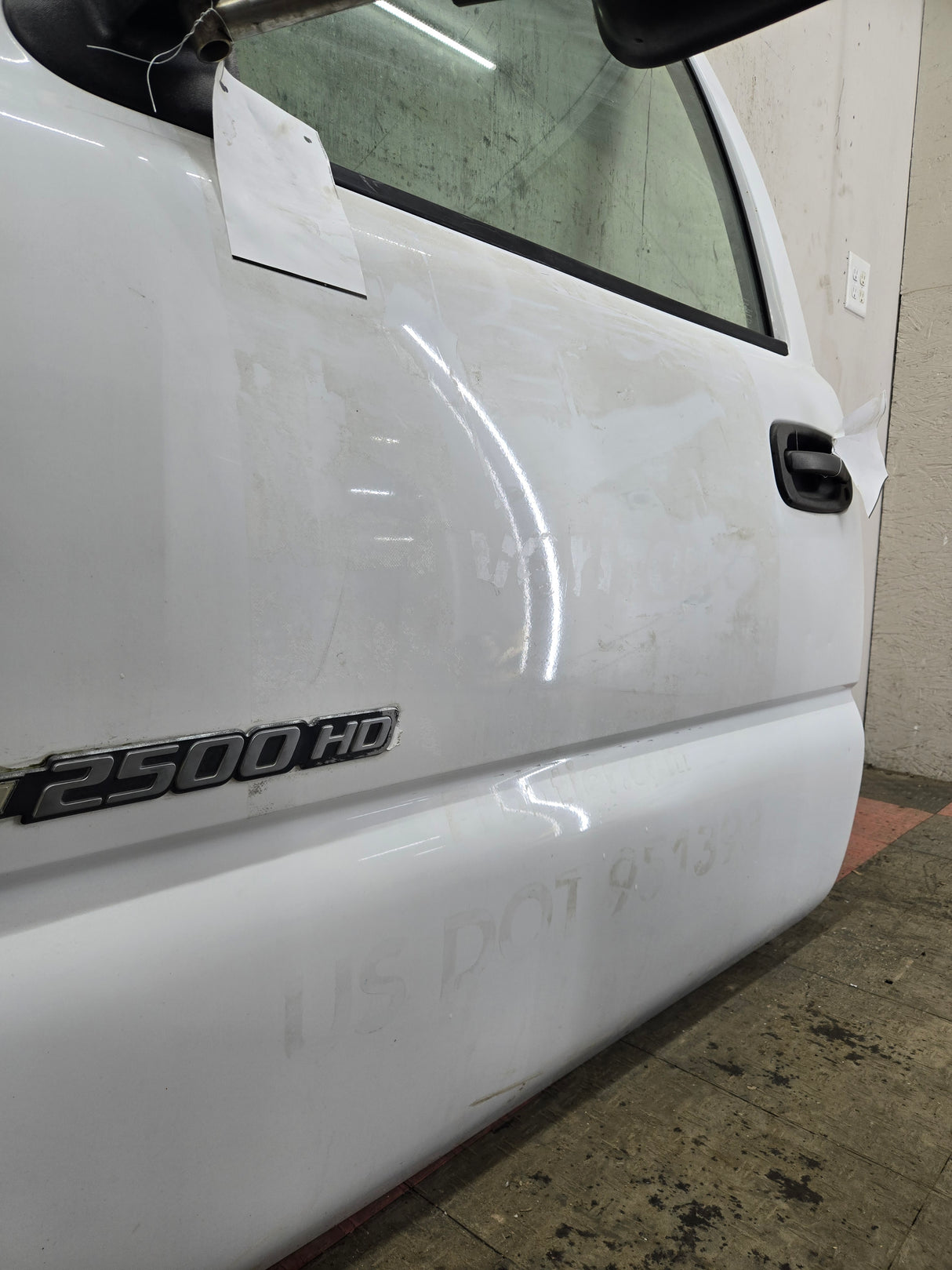 1999-2006 Chevrolet Silverado / GMC Sierra 1500 2500 3500 HD Front Driver Side Door LH