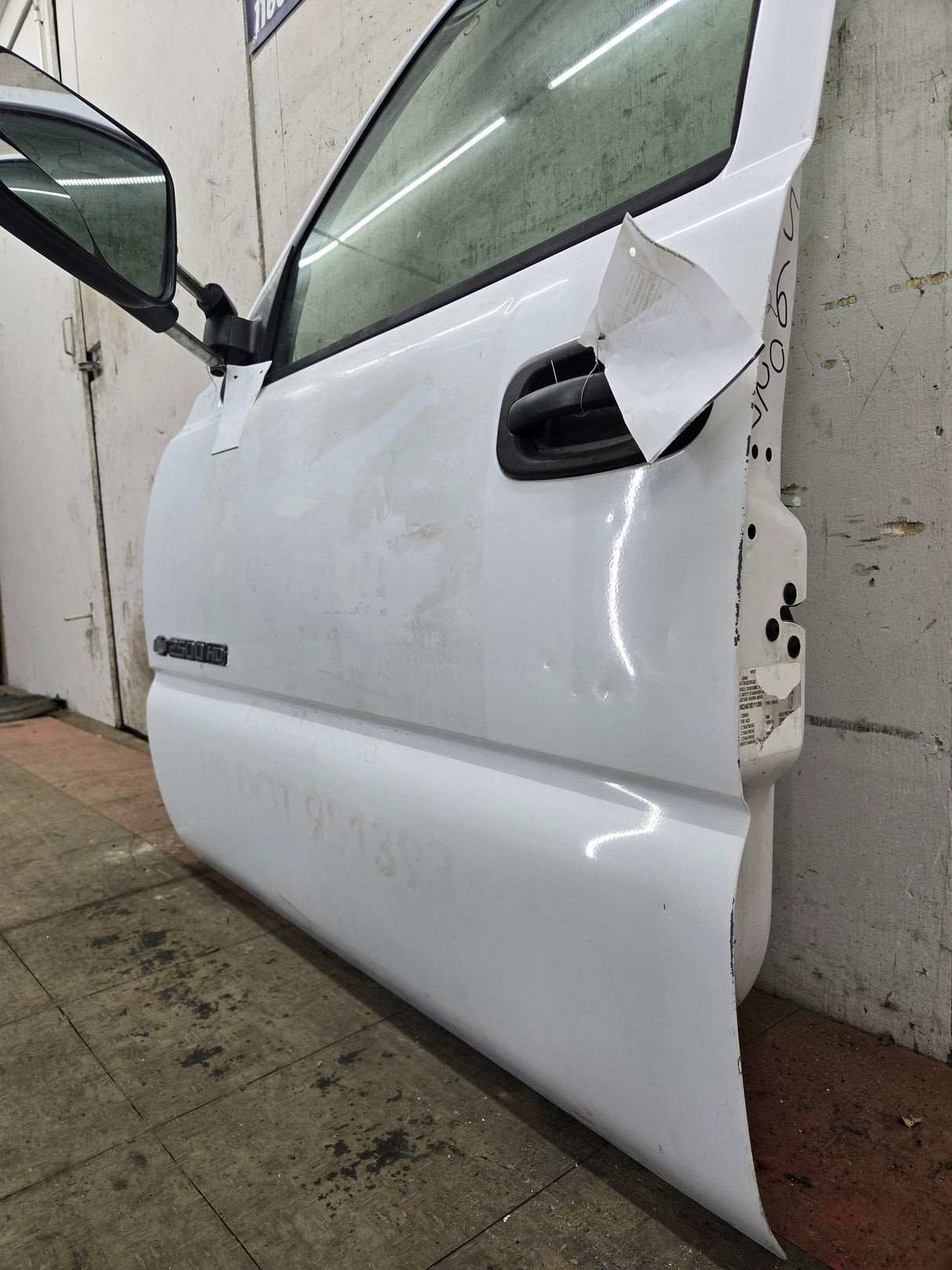 1999-2006 Chevrolet Silverado / GMC Sierra 1500 2500 3500 HD Front Driver Side Door LH