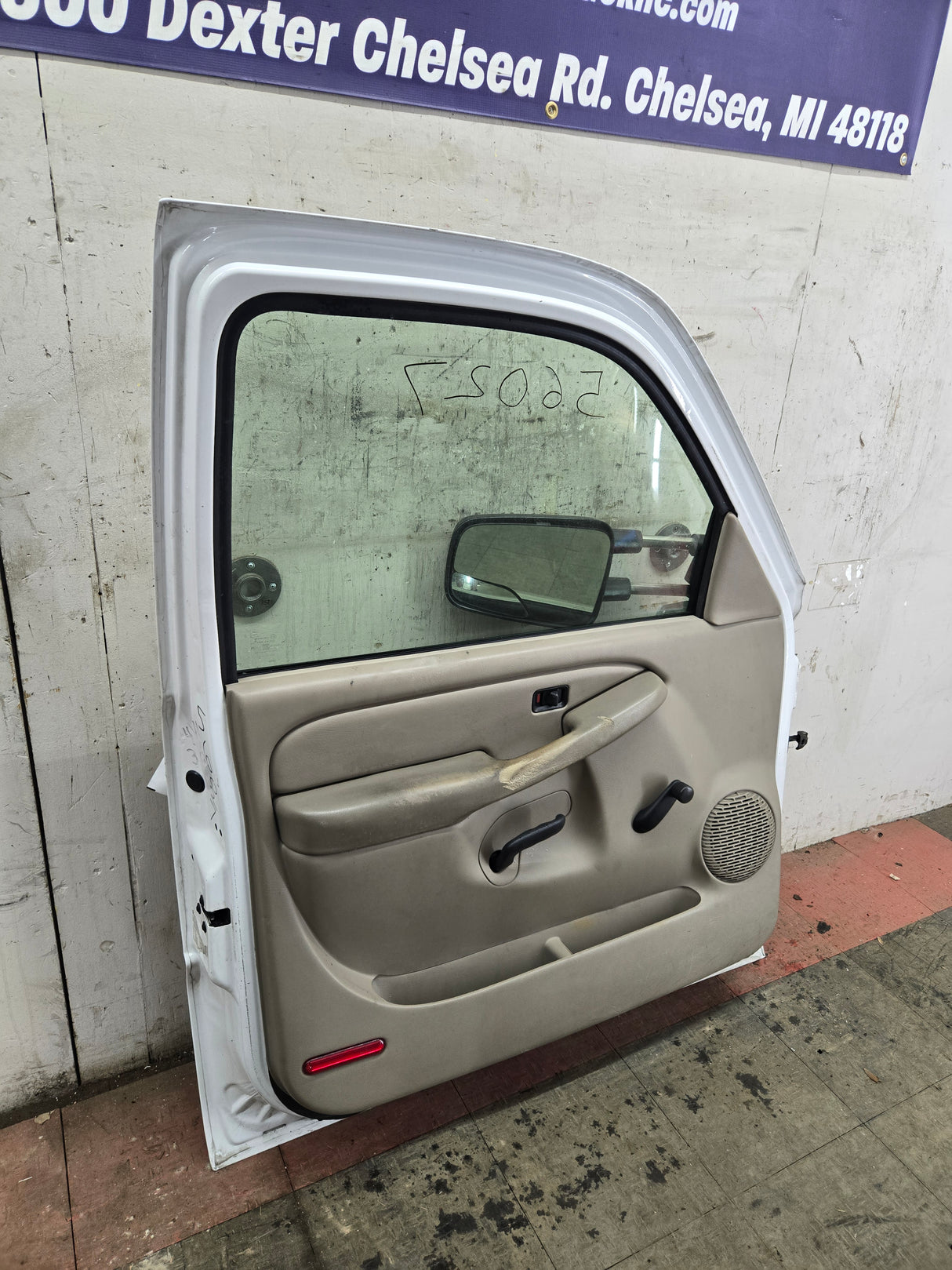 1999-2006 Chevrolet Silverado / GMC Sierra 1500 2500 3500 HD Front Driver Side Door LH