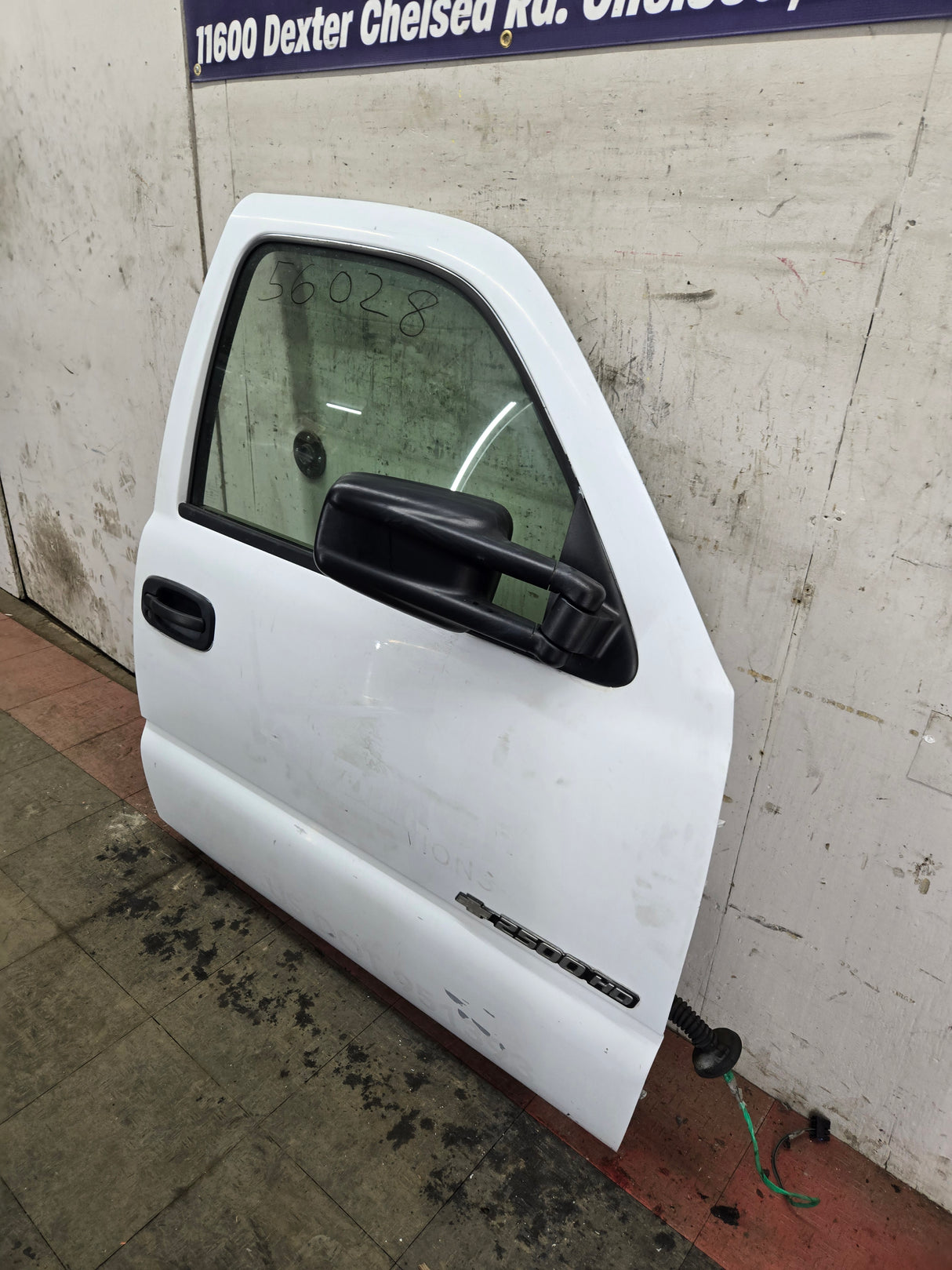 1999-2006 Chevrolet Silverado / GMC Sierra 1500 2500 3500 HD Front Passenger side Door RH