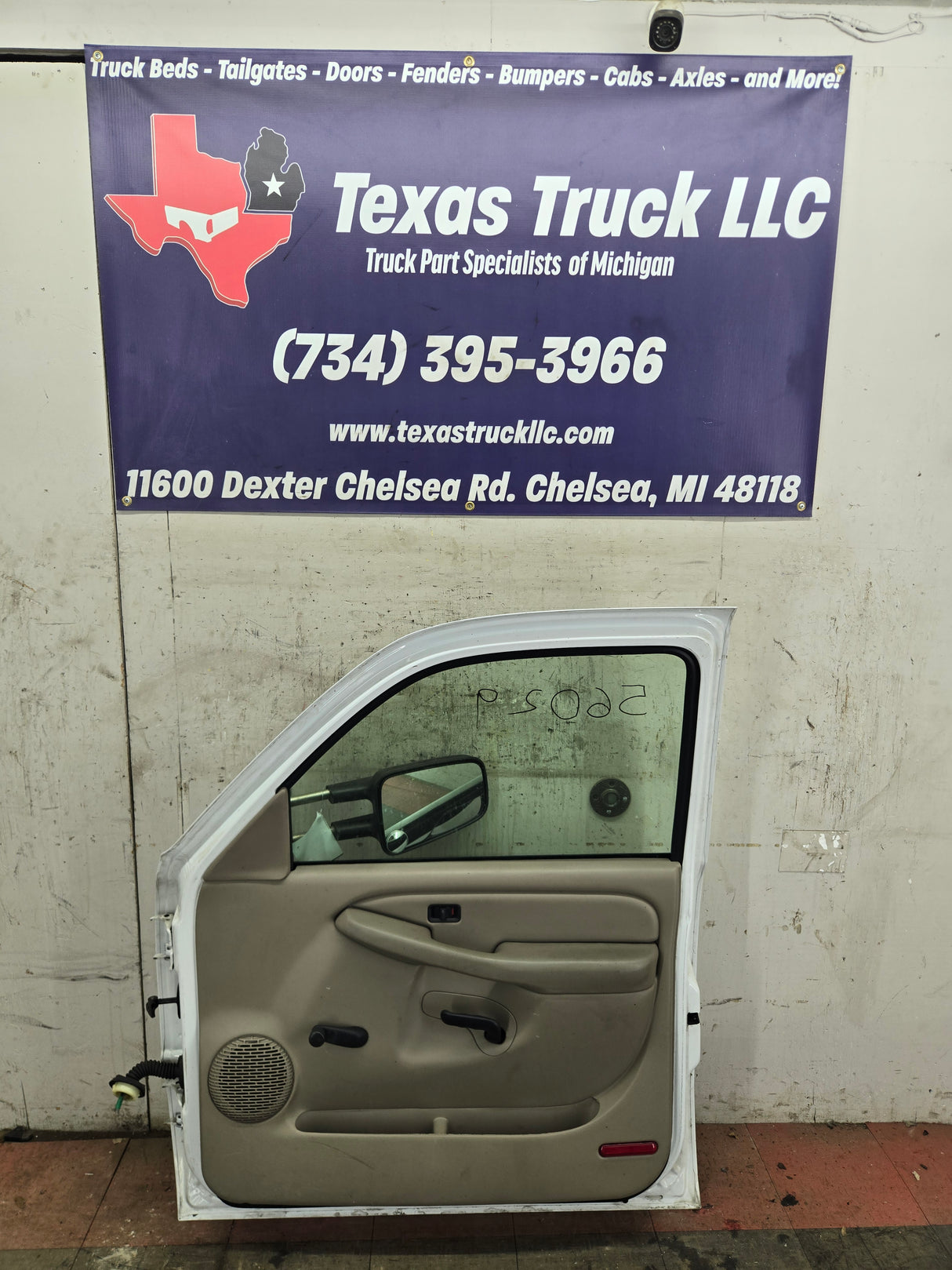 1999-2006 Chevrolet Silverado / GMC Sierra 1500 2500 3500 HD Front Passenger side Door RH - Summit White