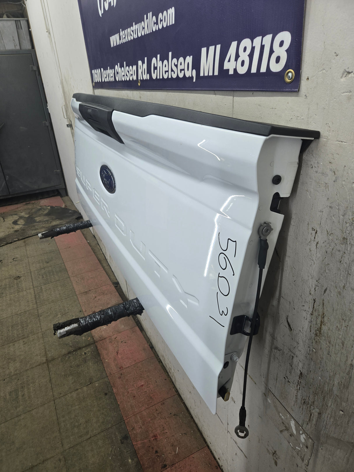 2023-2025 Ford Super Duty F250 F350 F450 F550 Tailgate - Oxford White New Take off