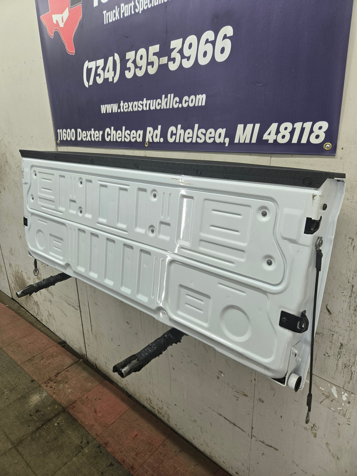 2023-2025 Ford Super Duty F250 F350 F450 F550 Tailgate - Oxford White New Take off