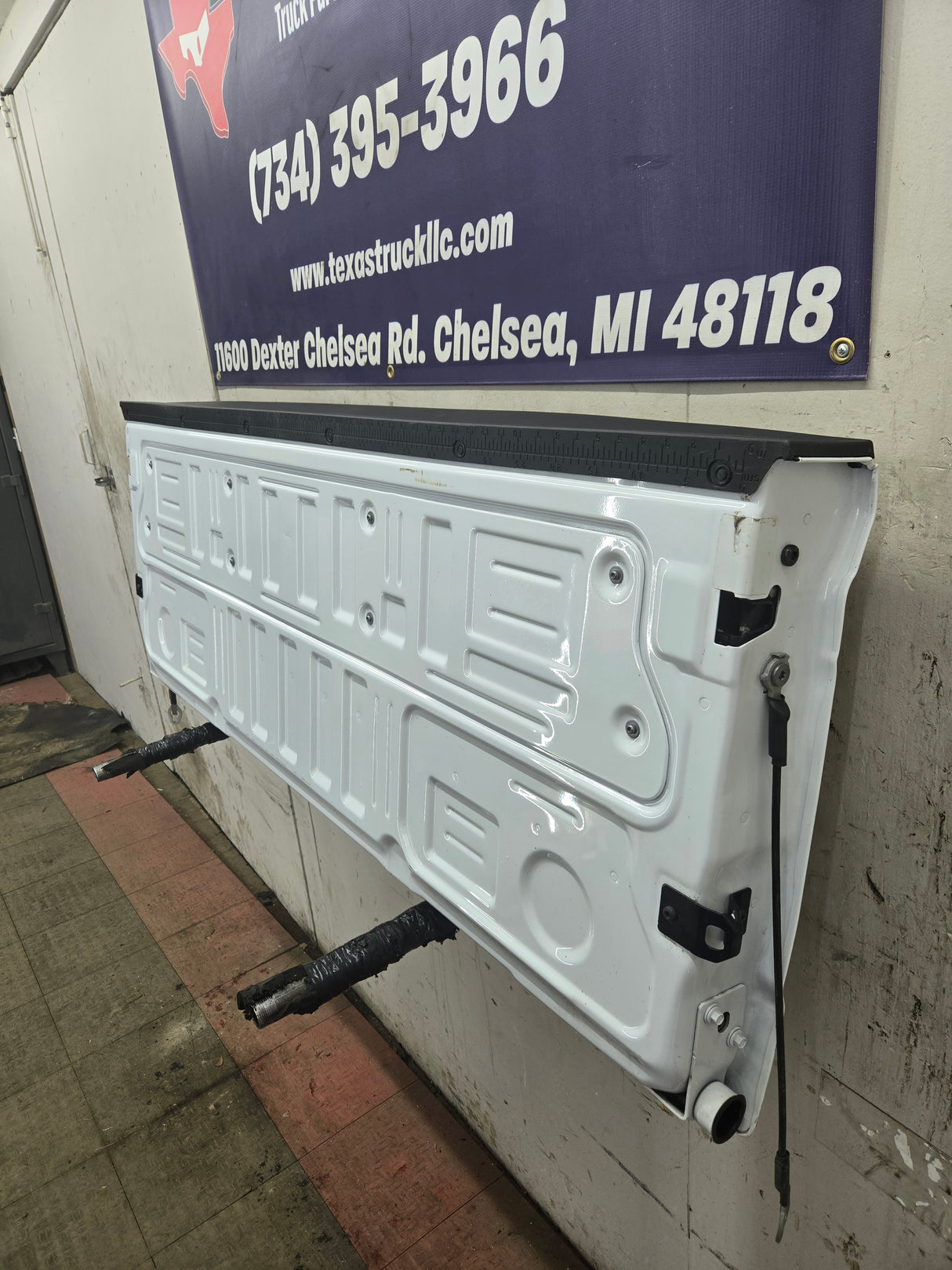 2023-2025 Ford Super Duty F250 F350 F450 F550 Tailgate - Oxford White New Take off