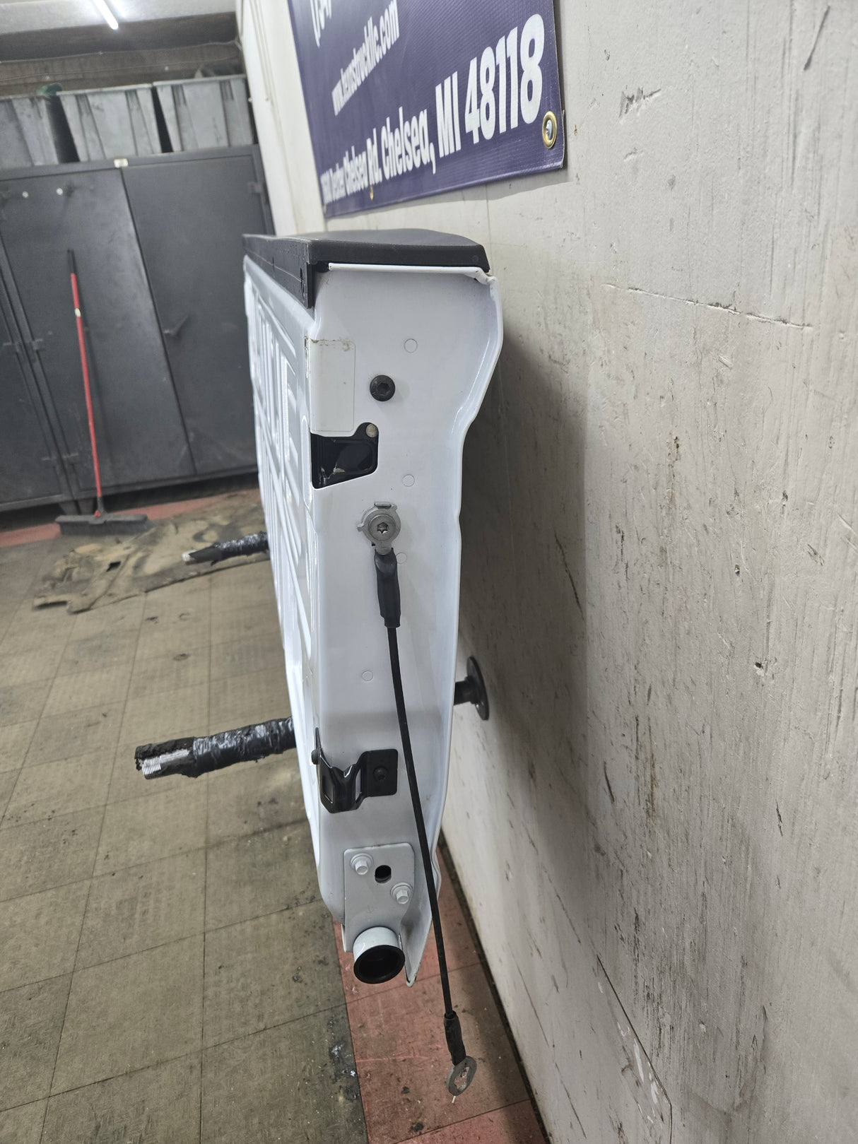 2023-2025 Ford Super Duty F250 F350 F450 F550 Tailgate - Oxford White New Take off