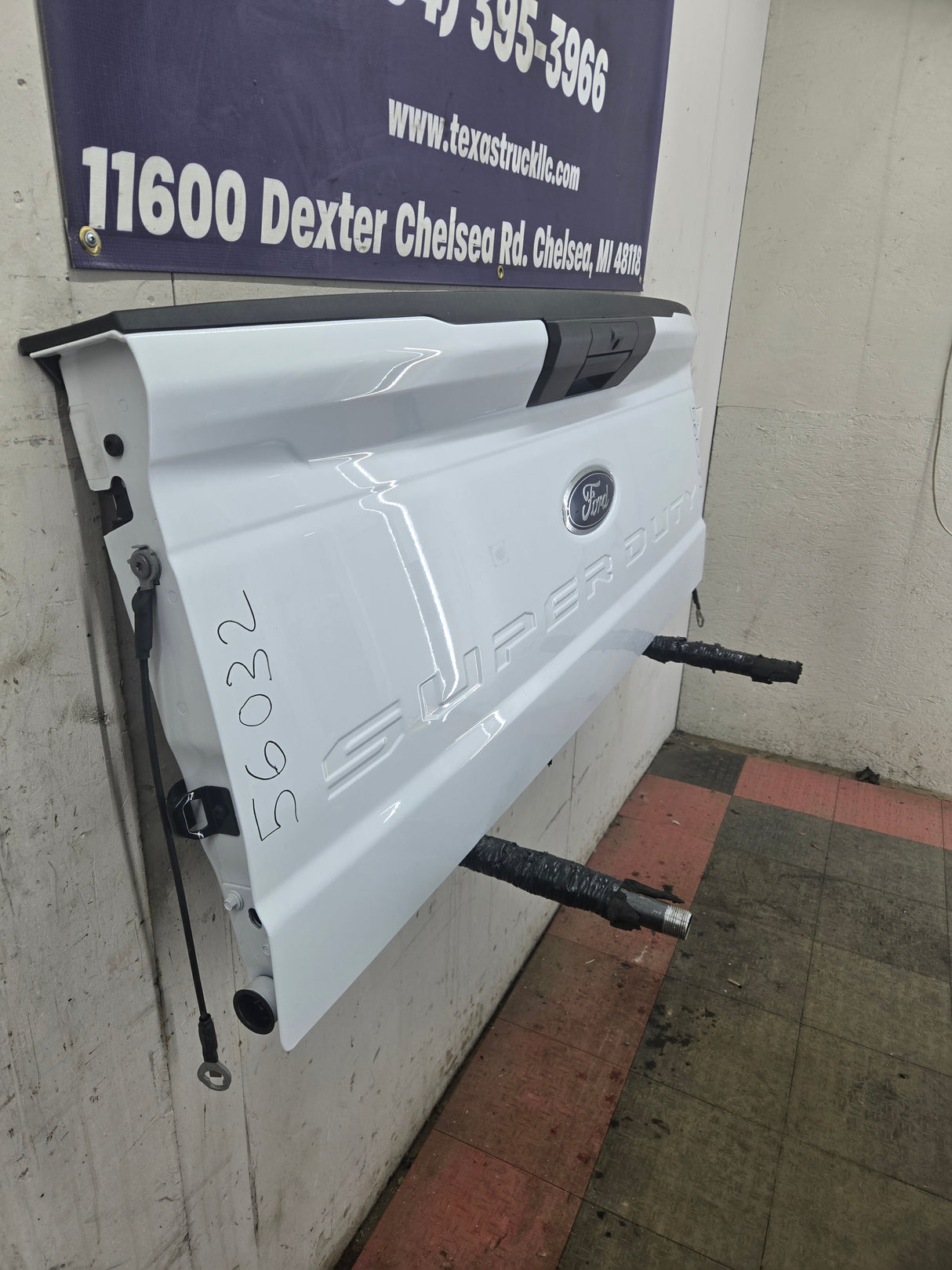 2023-2025 Ford Super Duty F250 F350 F450 F550 Tailgate - Oxford White New Take off