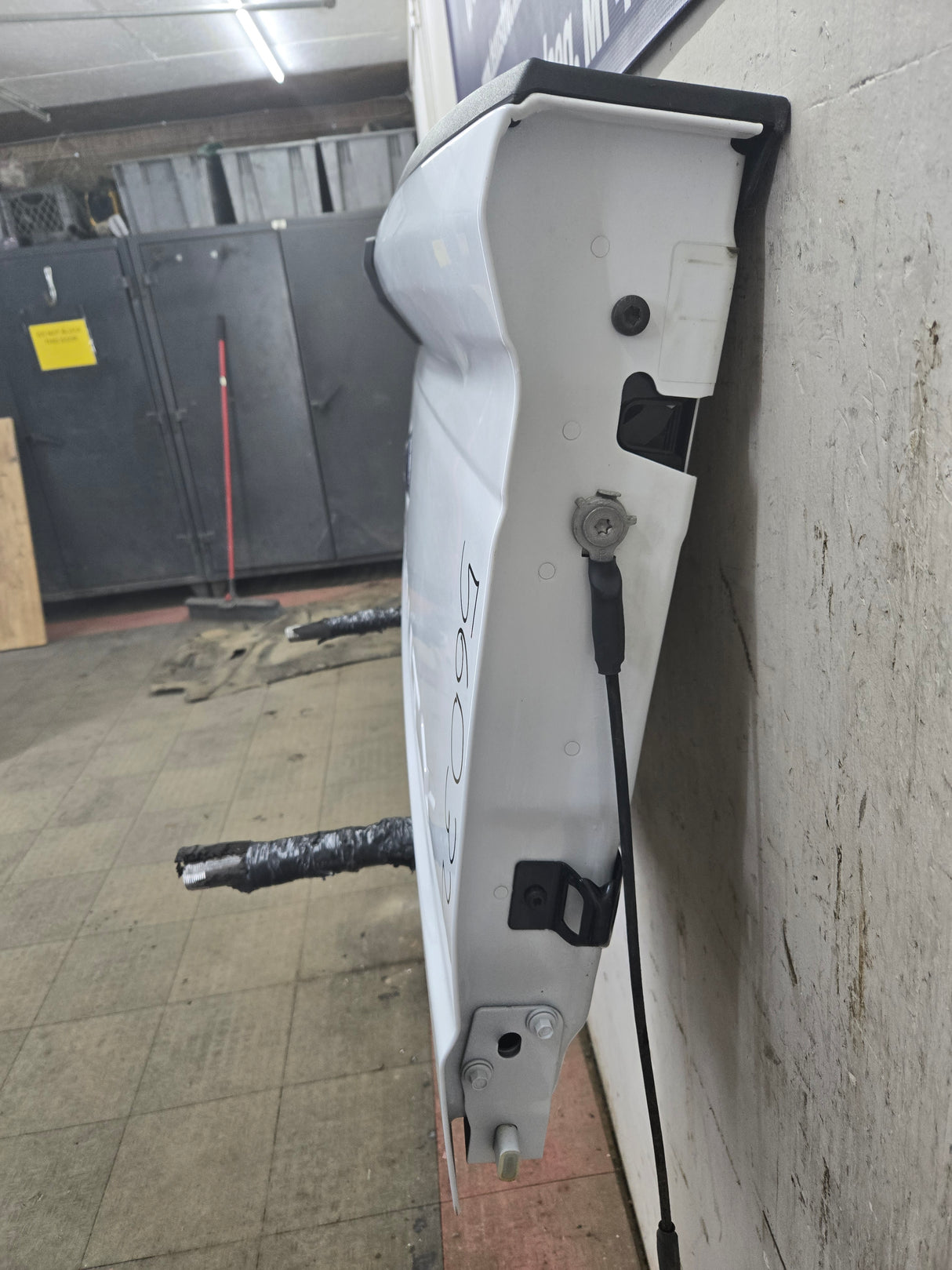 2023-2025 Ford Super Duty F250 F350 F450 F550 Tailgate - Oxford White New Take off