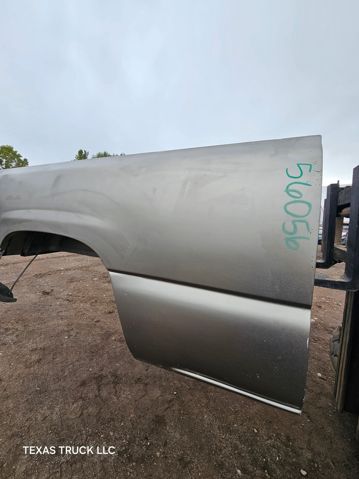 1999-2007 Chevrolet Silverado / GMC Sierra 1500 2500 3500 HD 6' 6" Short Truck Bed - Pewter