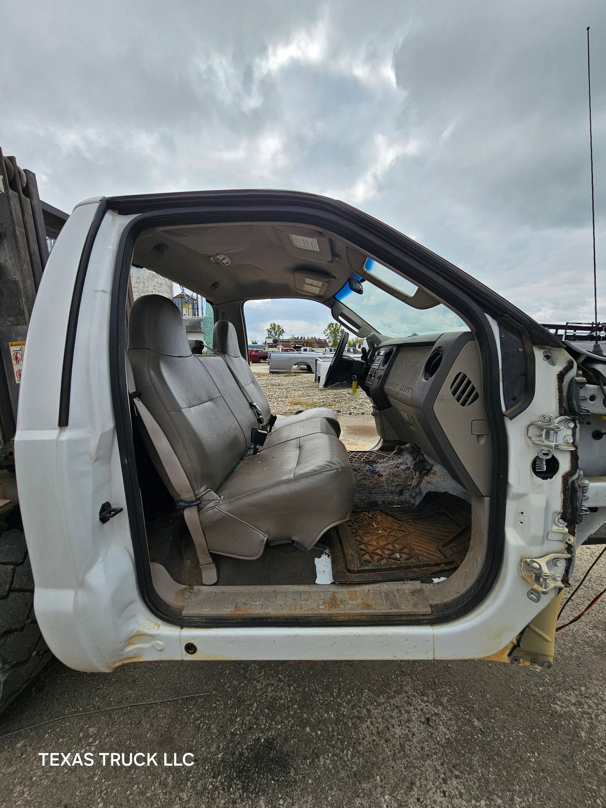 2008-2010 Ford Super Duty F250 F350 F450 F550 Regular Cab 2 door
