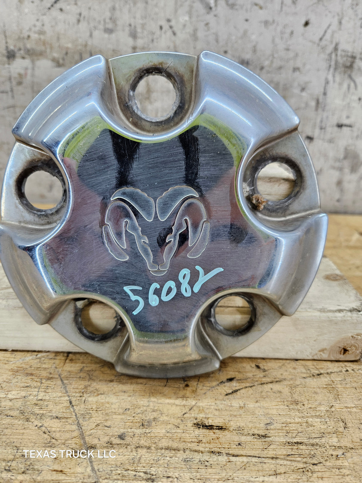 2002-2008 Dodge Ram 1500 OEM Center Wheel Cap Hub Cap 3rd Gen