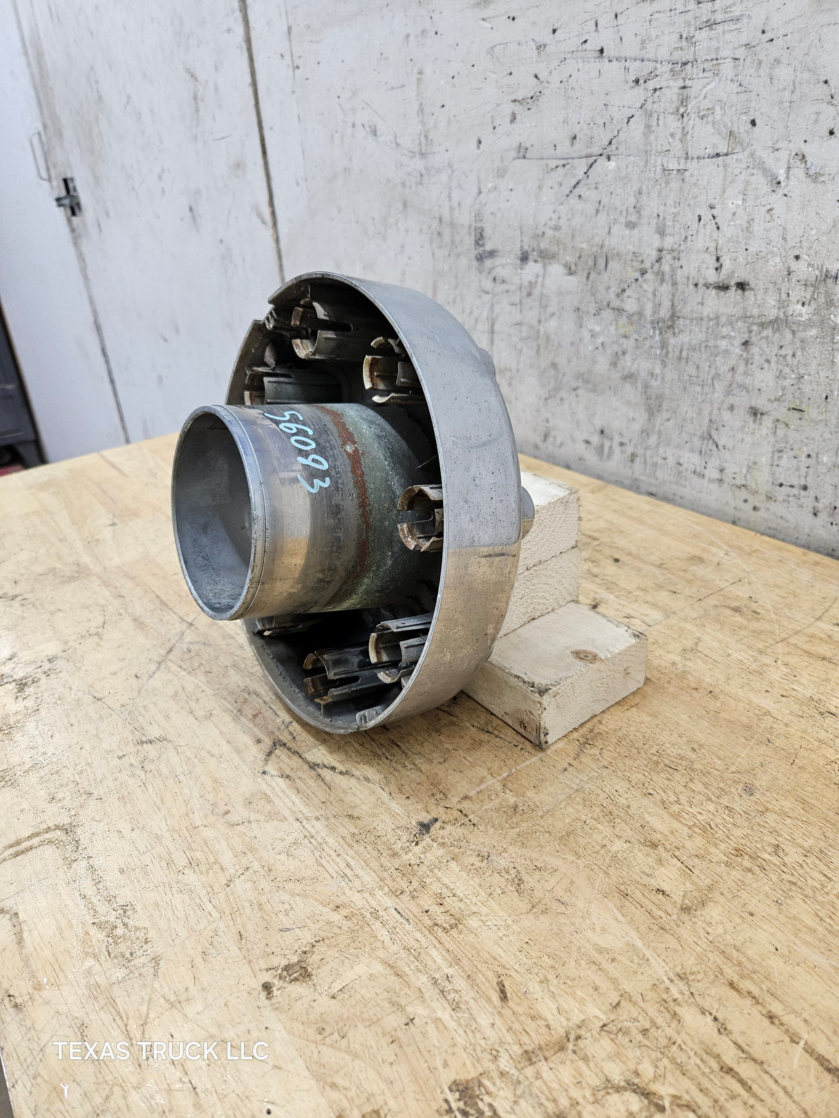 2008-2016 Ford Super Duty F350 Front DUALLY Hub Cap Chrome Center Cap 4x4 8 LUG