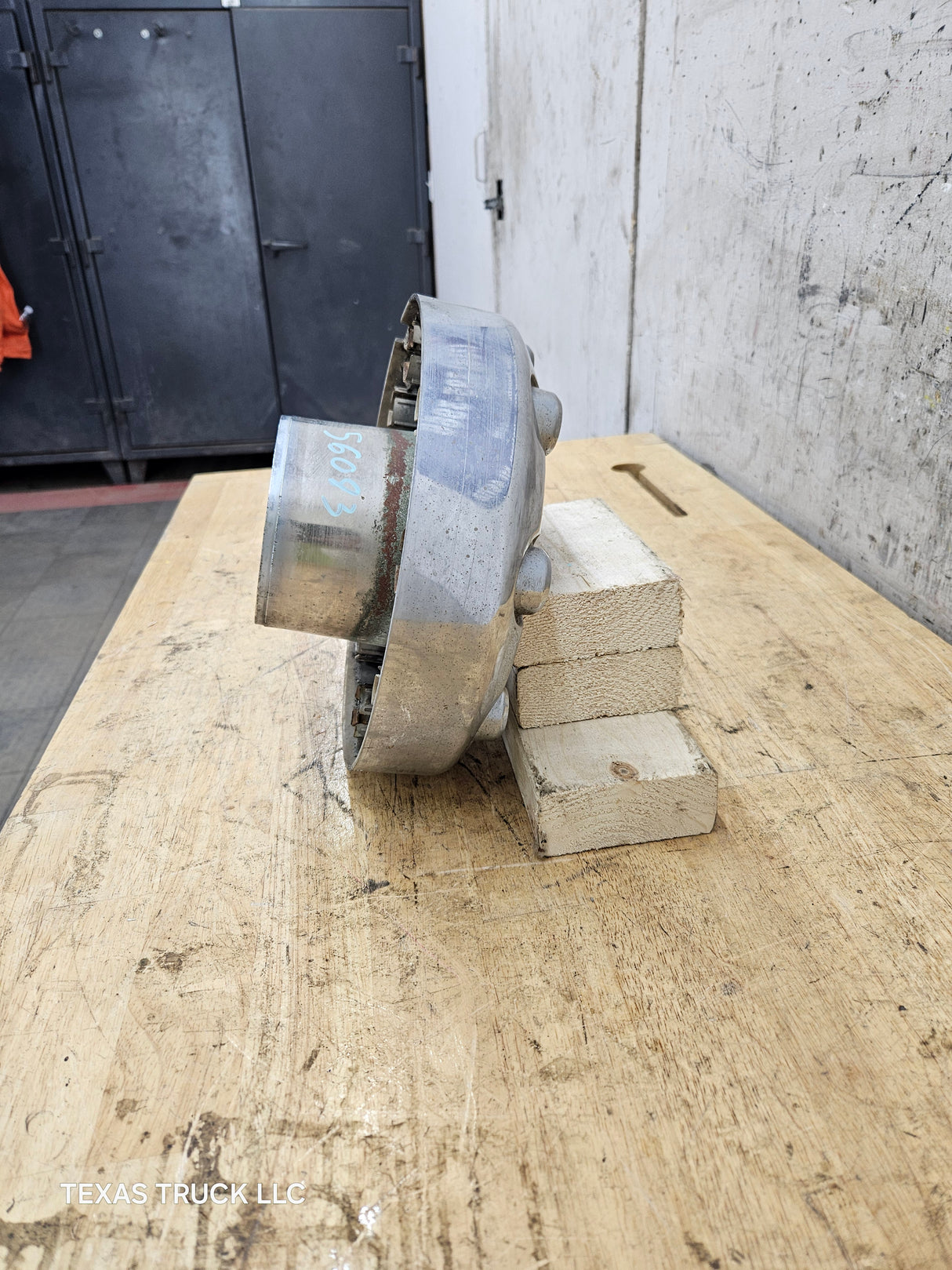 2008-2016 Ford Super Duty F350 Front DUALLY Hub Cap Chrome Center Cap 4x4 8 LUG