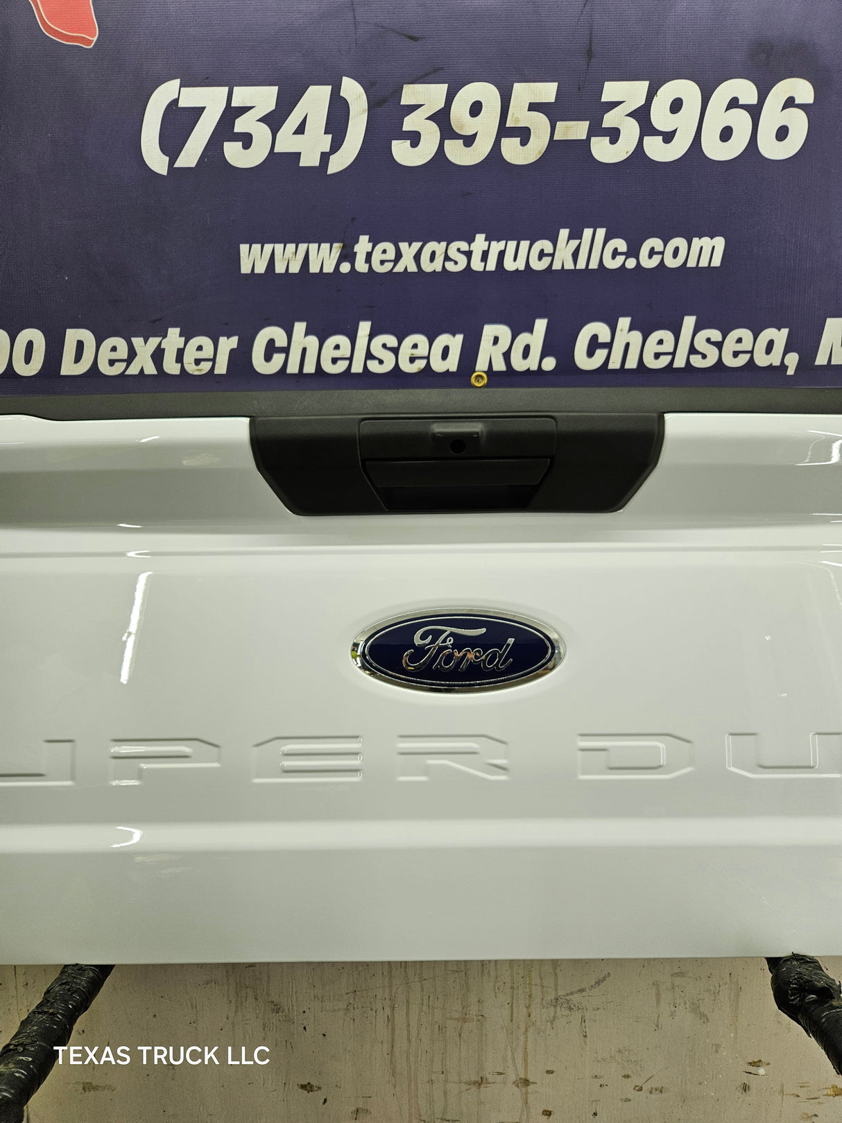 2023-2025 Ford Super Duty Tailgate F250 F350 F450 F550 - Oxford White