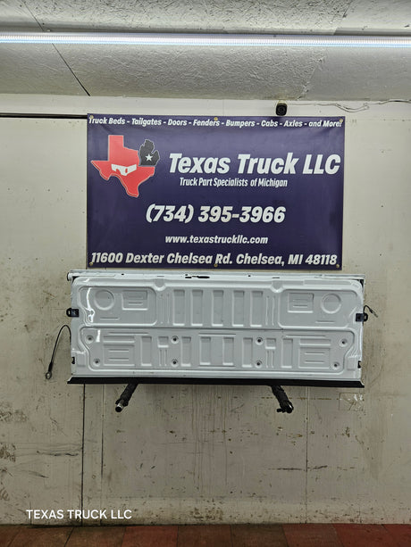 2023-2025 Ford Super Duty Tailgate F250 F350 F450 F550 - Oxford White