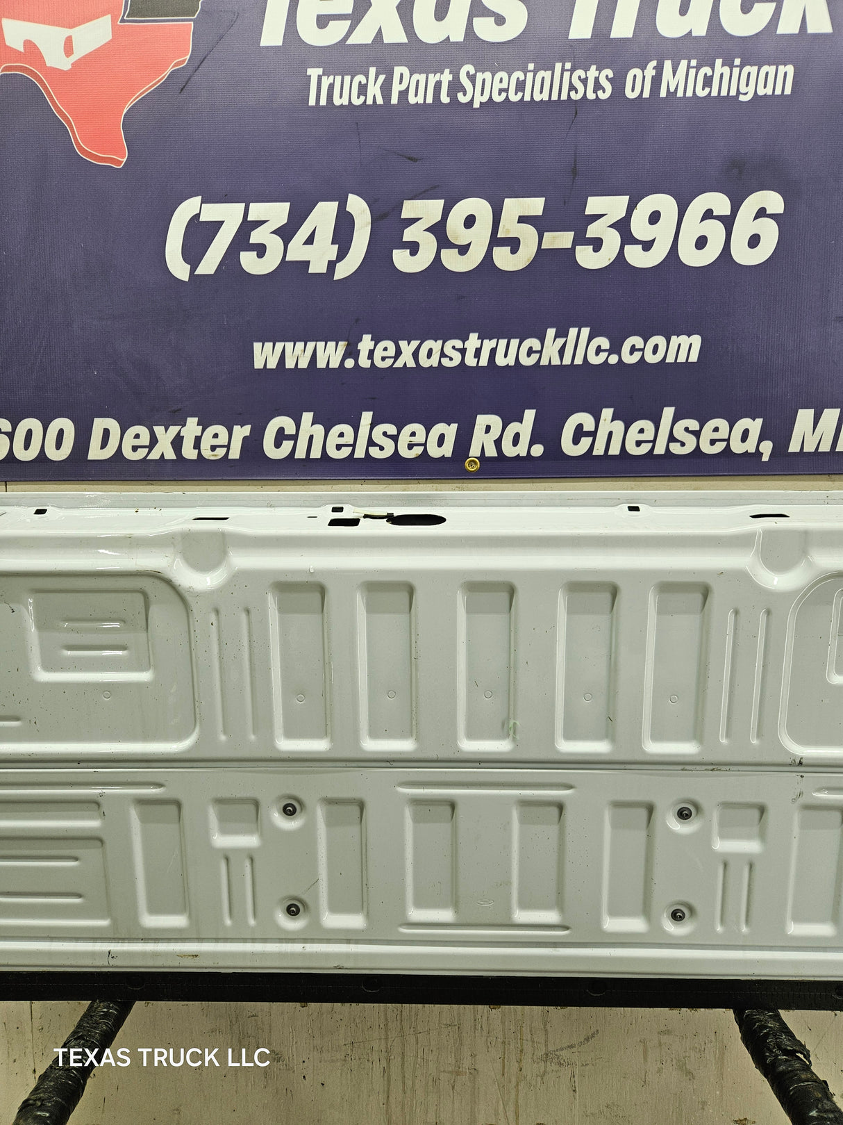 2023-2025 Ford Super Duty Tailgate F250 F350 F450 F550 - Oxford White
