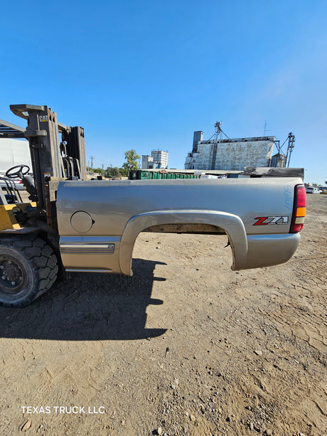1999-2007 Chevrolet Silverado / GMC Sierra 1500 2500 3500 HD 6' 6" Short Truck Bed