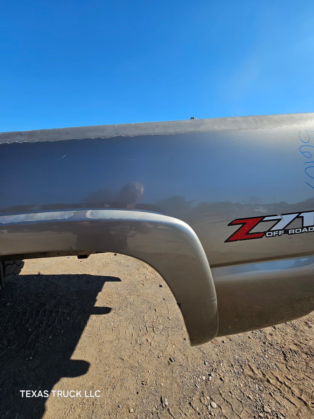1999-2007 Chevrolet Silverado / GMC Sierra 1500 2500 3500 HD 6' 6" Short Truck Bed