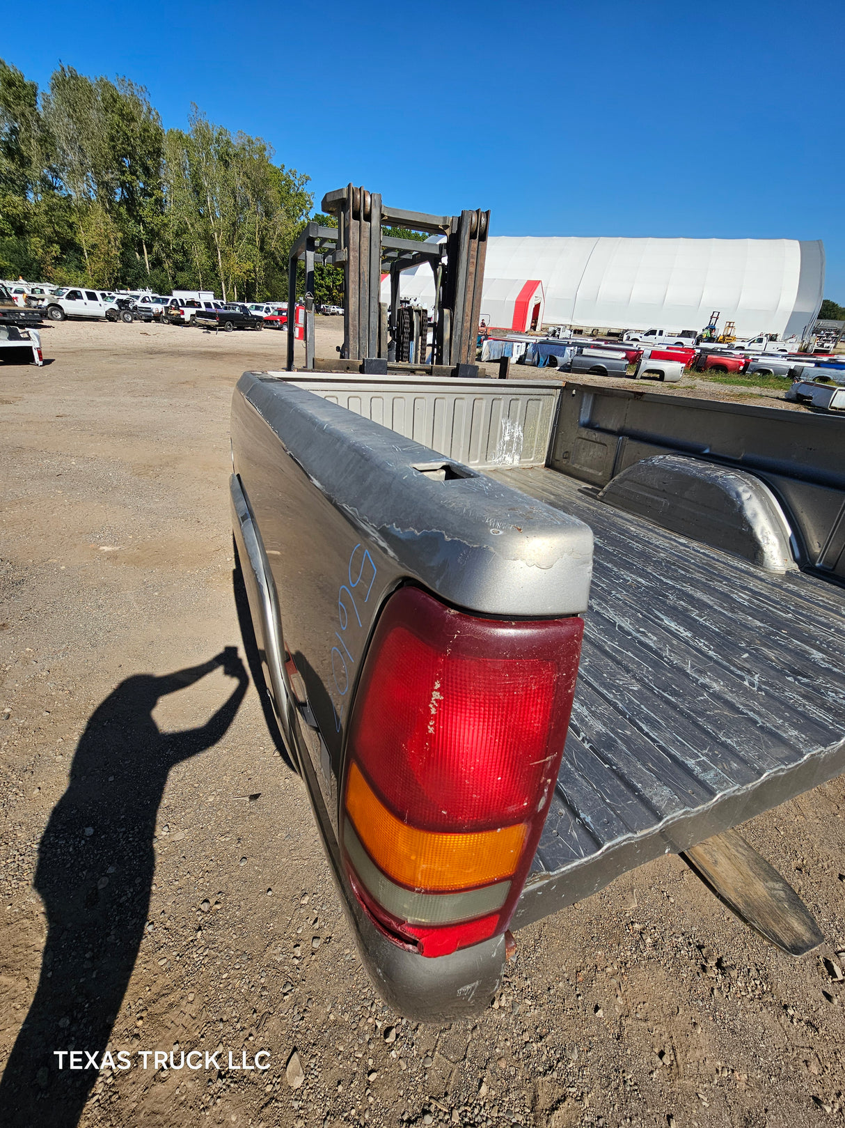 1999-2007 Chevrolet Silverado / GMC Sierra 1500 2500 3500 HD 6' 6" Short Truck Bed