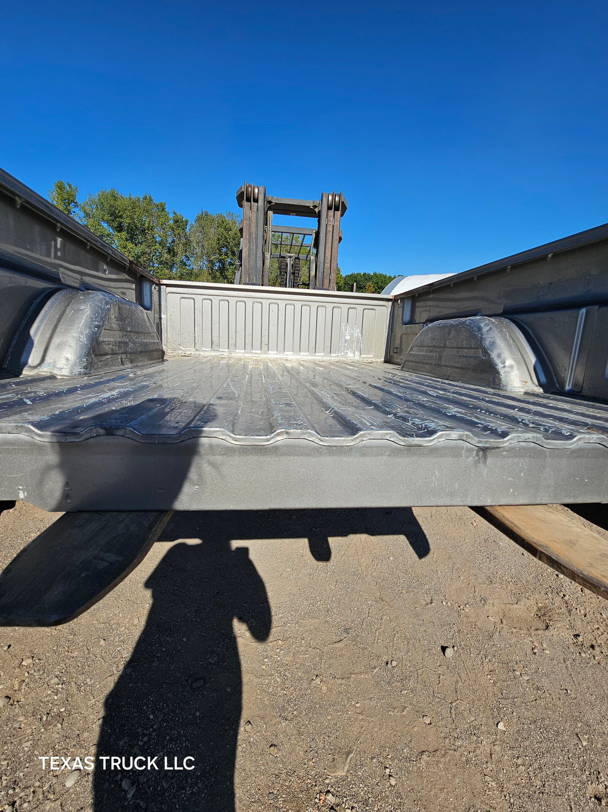 1999-2007 Chevrolet Silverado / GMC Sierra 1500 2500 3500 HD 6' 6" Short Truck Bed