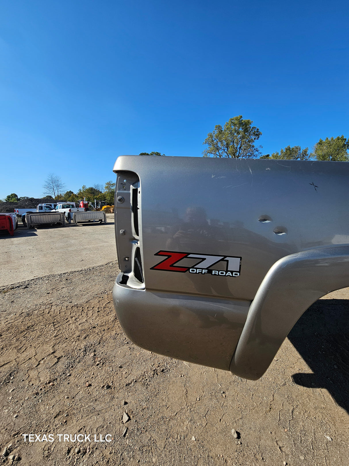 1999-2007 Chevrolet Silverado / GMC Sierra 1500 2500 3500 HD 6' 6" Short Truck Bed
