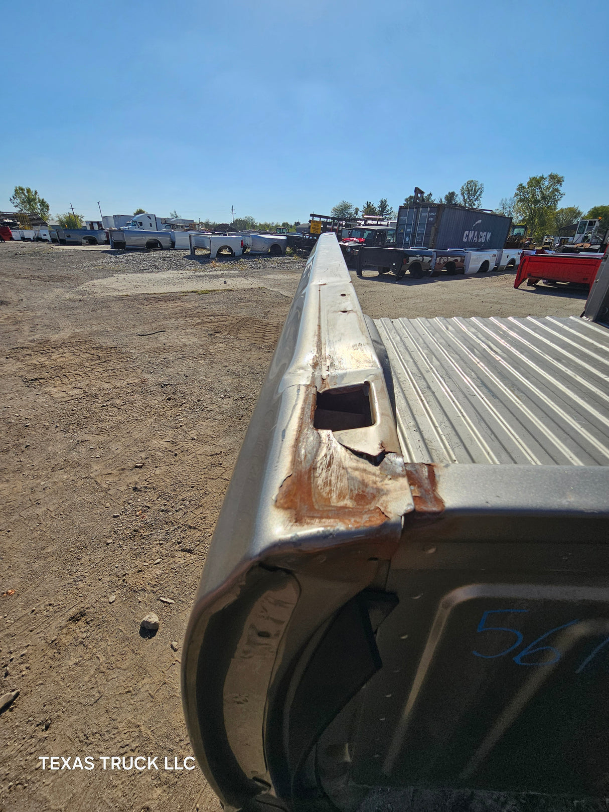 1999-2007 Chevrolet Silverado / GMC Sierra 1500 2500 3500 HD 6' 6" Short Truck Bed