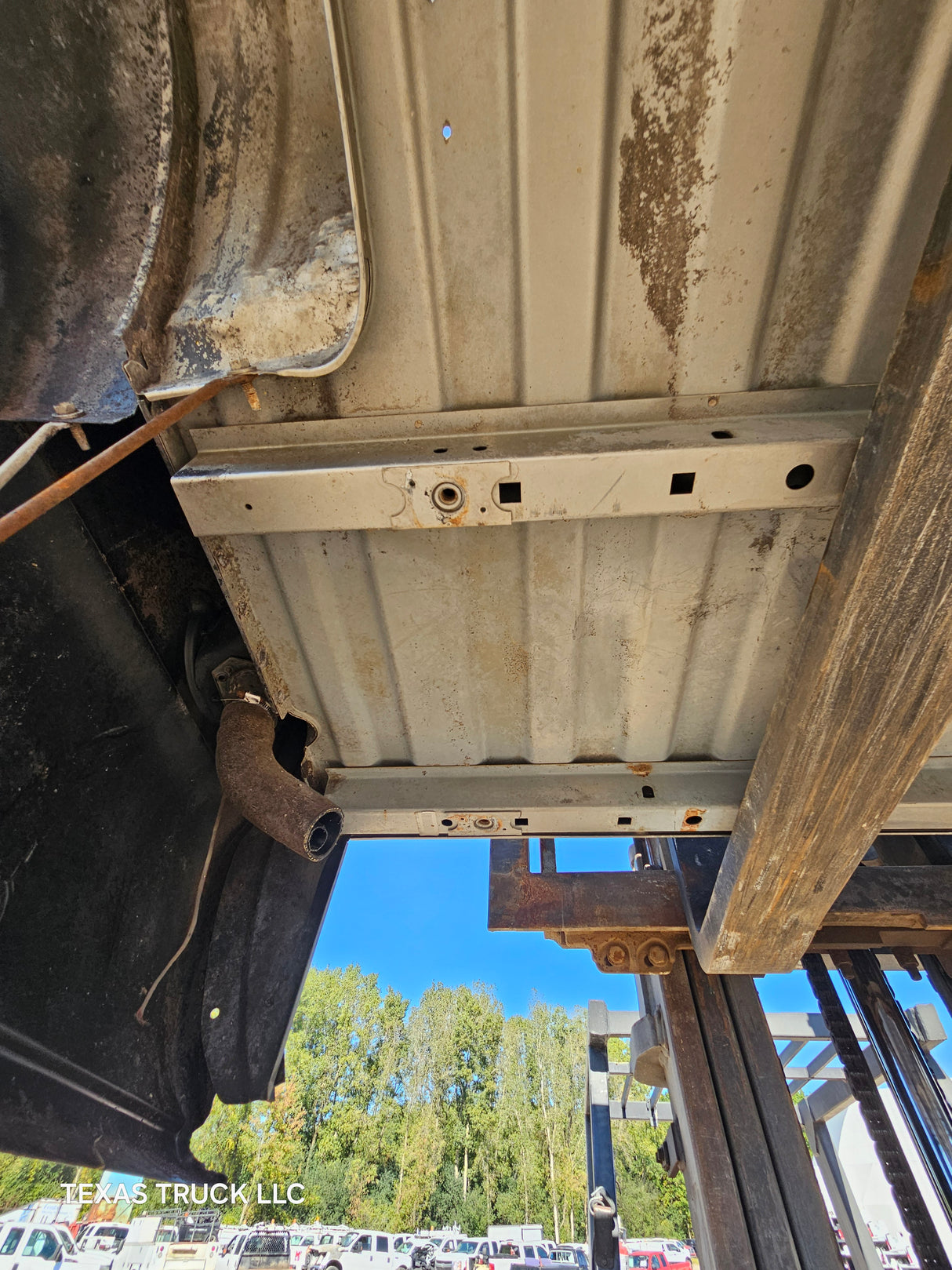 1999-2007 Chevrolet Silverado / GMC Sierra 1500 2500 3500 HD 6' 6" Short Truck Bed