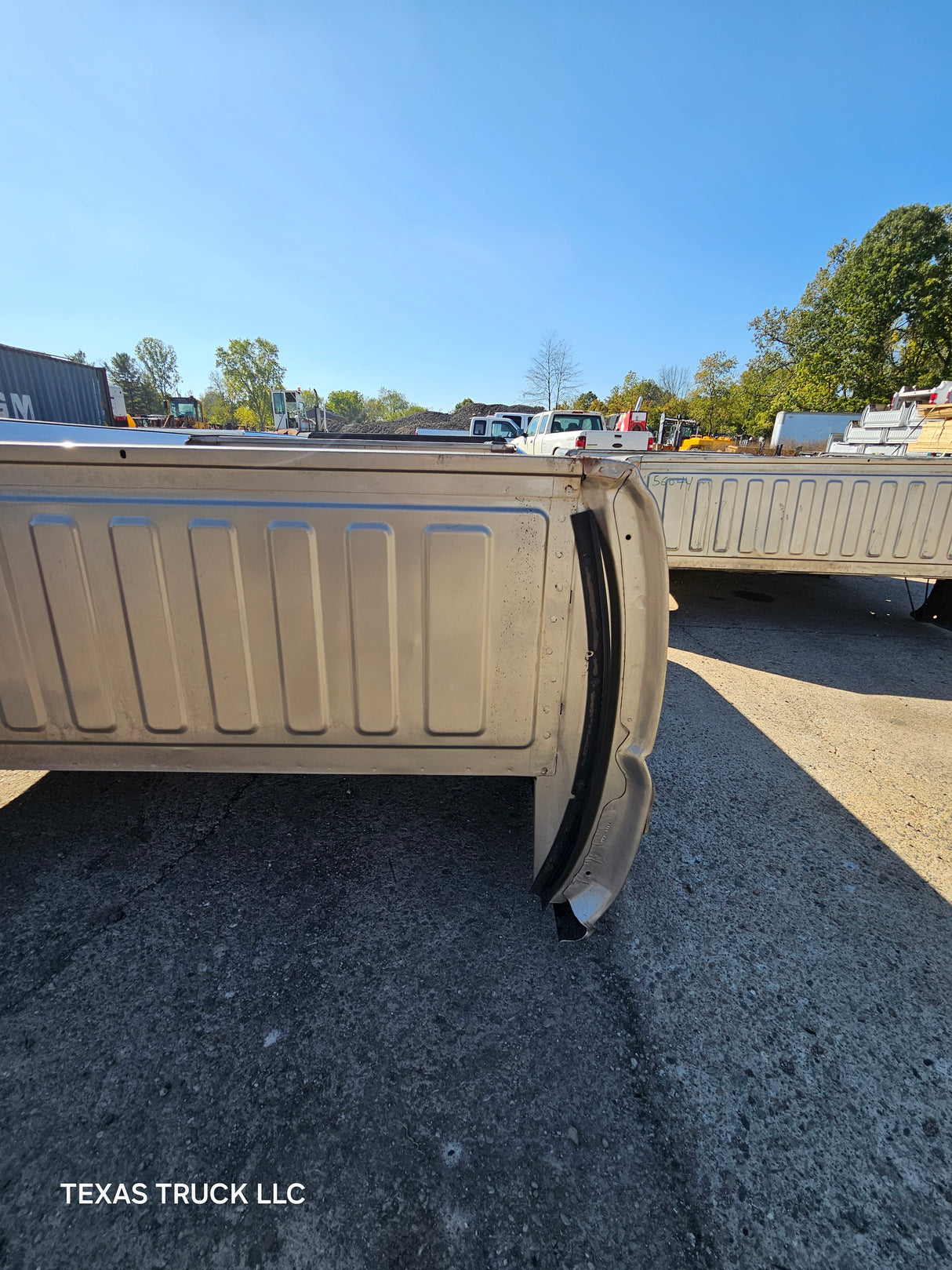 1999-2007 Chevrolet Silverado / GMC Sierra 1500 2500 3500 HD 6' 6" Short Truck Bed