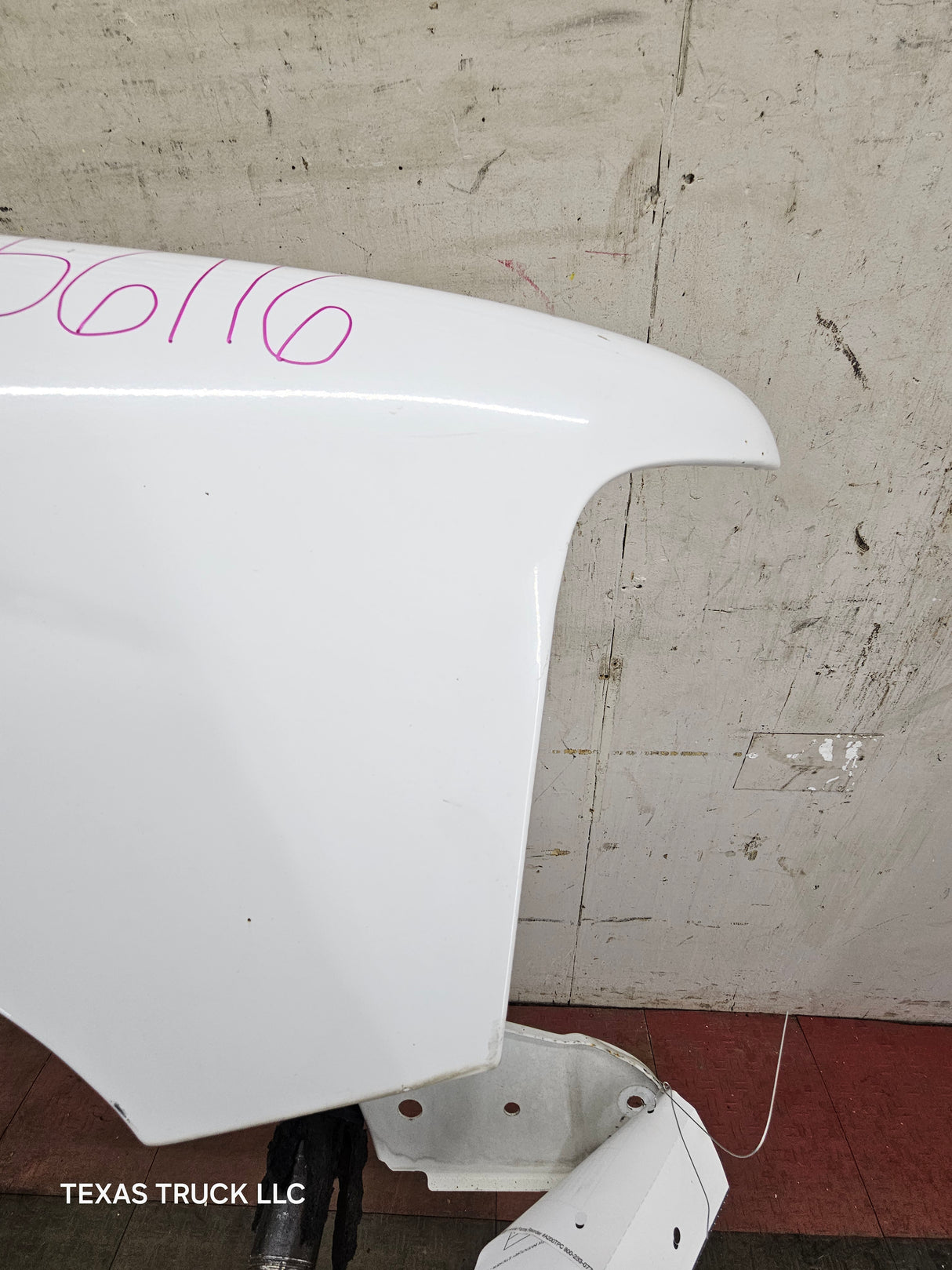 1999-2002 Chevrolet Silverado / Tahoe / Suburban 1500 2500 3500 HD Passenger Front Fender - White