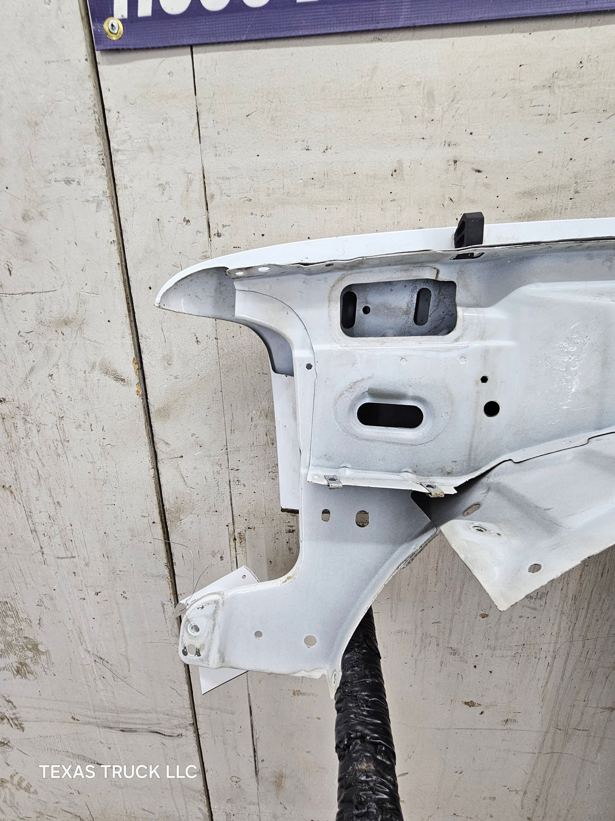 1999-2002 Chevrolet Silverado / Tahoe / Suburban 1500 2500 3500 HD Passenger Front Fender - White