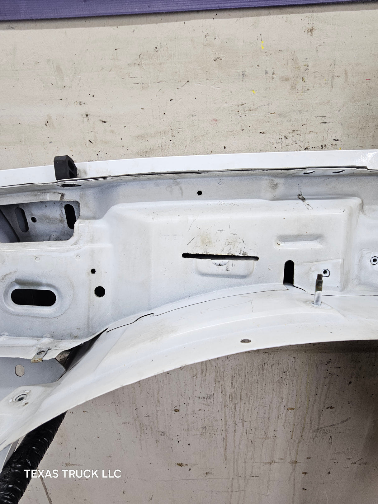 1999-2002 Chevrolet Silverado / Tahoe / Suburban 1500 2500 3500 HD Passenger Front Fender - White