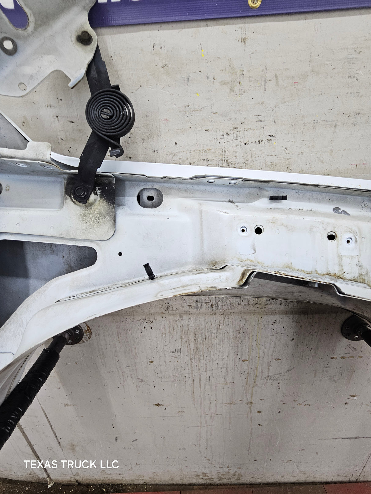 1999-2002 Chevrolet Silverado / Tahoe / Suburban 1500 2500 3500 HD LH Driver Side Front Fender - Summit White