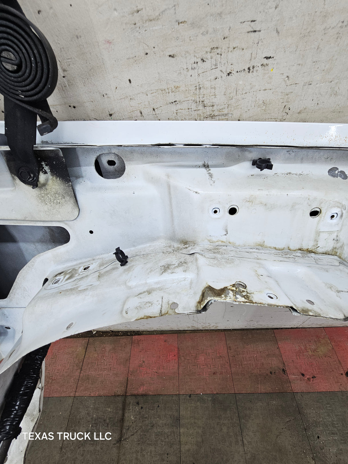1999-2002 Chevrolet Silverado / Tahoe / Suburban 1500 2500 3500 HD LH Driver Side Front Fender - Summit White