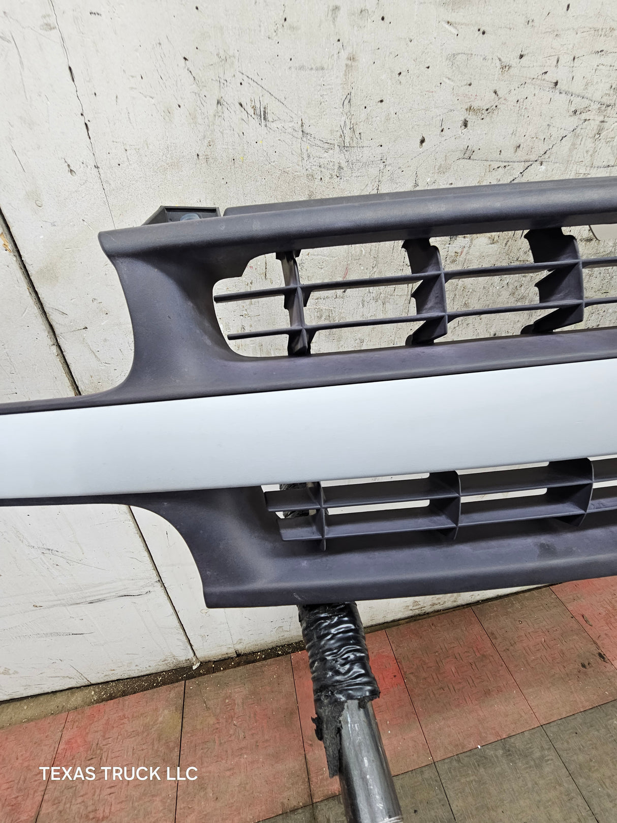 1999-2002 Chevrolet Silverado 1500 2500 3500 Grill OEM