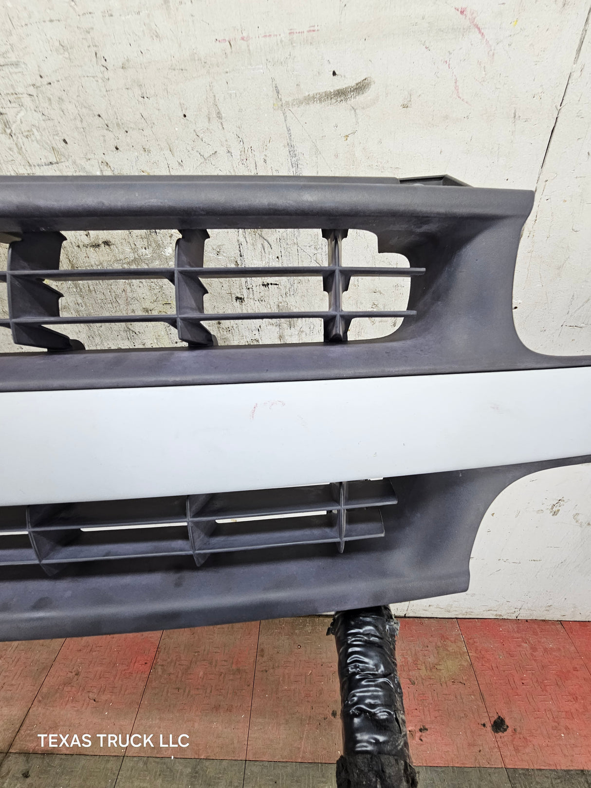 1999-2002 Chevrolet Silverado 1500 2500 3500 Grill OEM