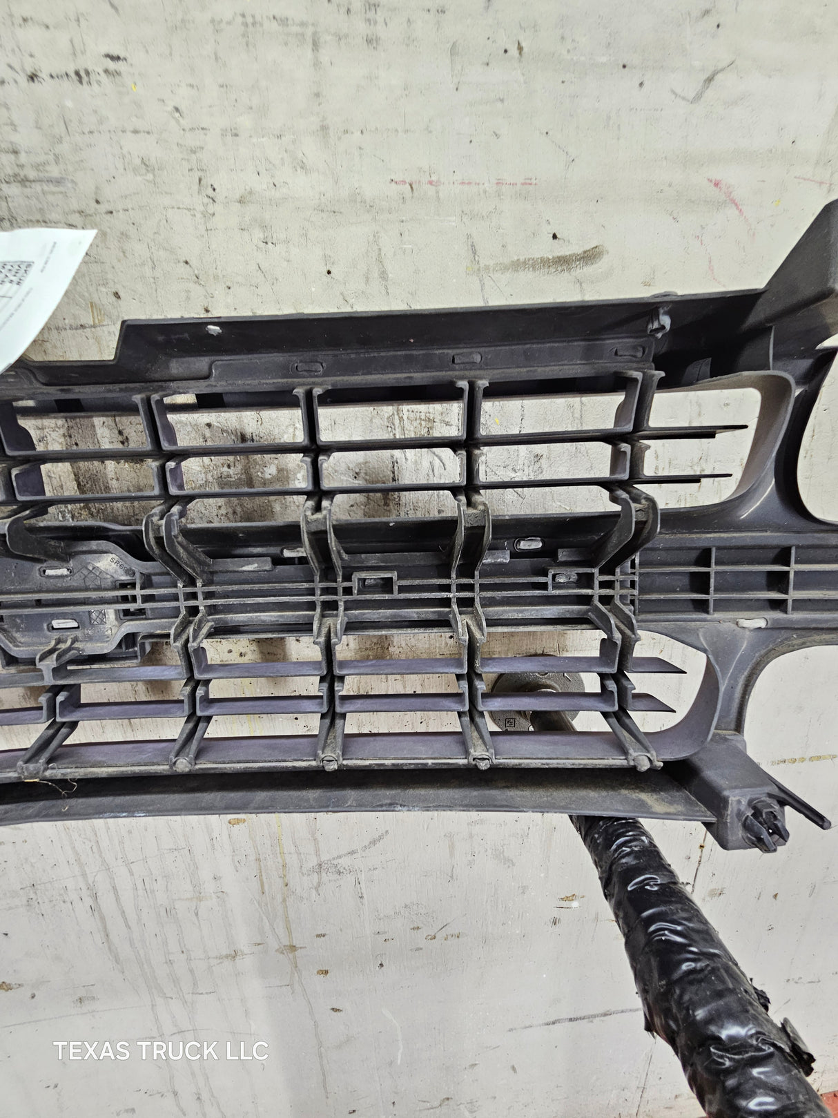 1999-2002 Chevrolet Silverado 1500 2500 3500 Grill OEM