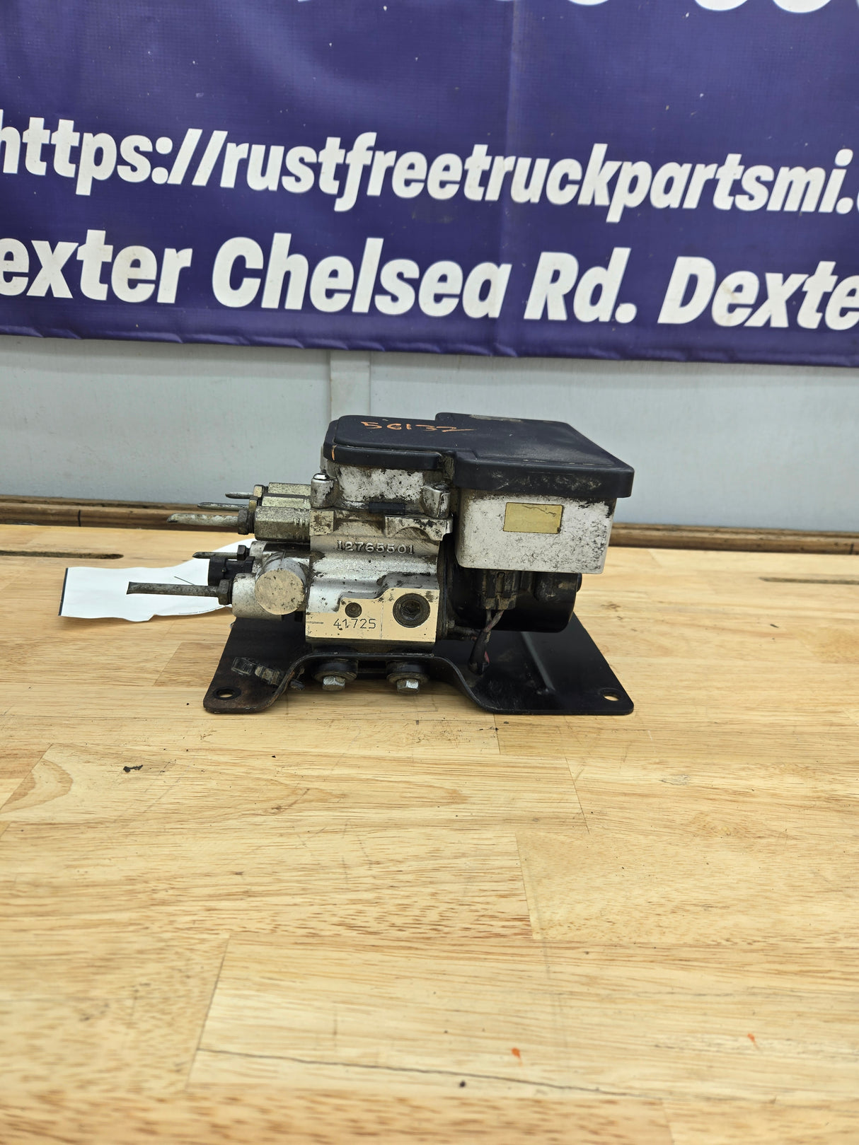 1995-1998 Chevrolet Silverado 1500 ABS Pump Module Control Assembly