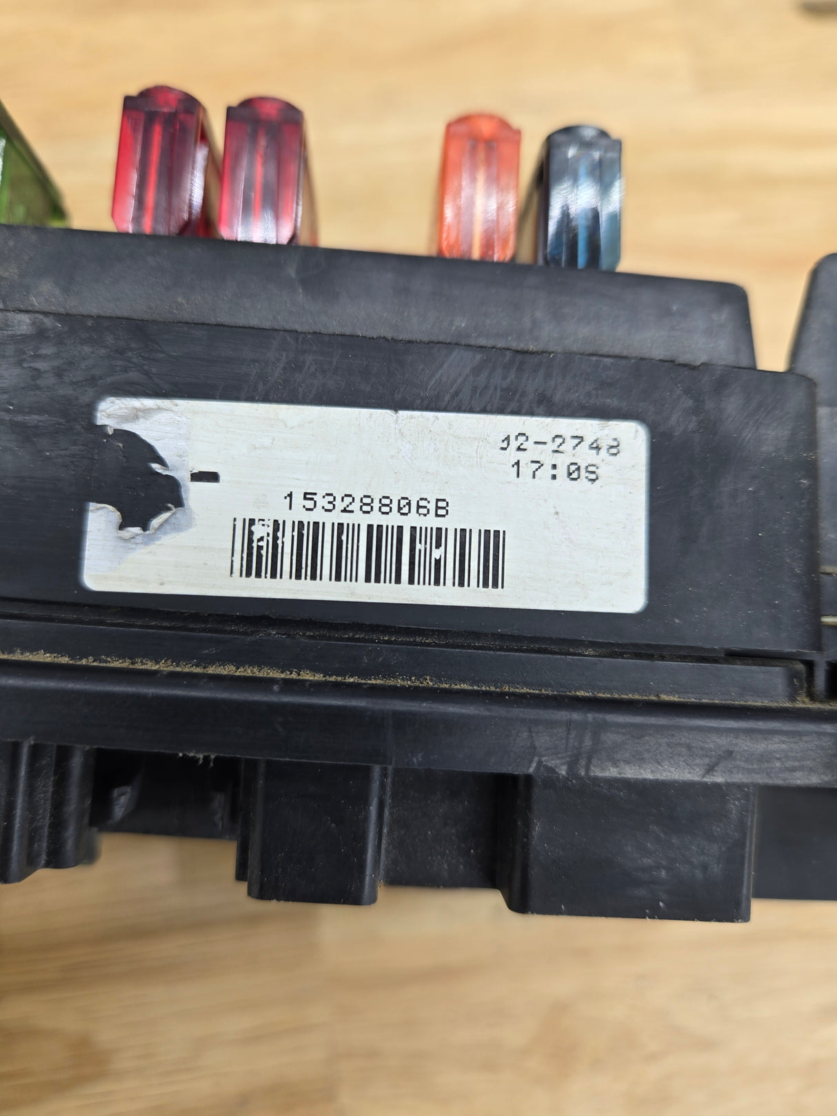 1999-2002 Chevrolet Silverado / GMC Sierra 1500 Engine Bay Fuse Box