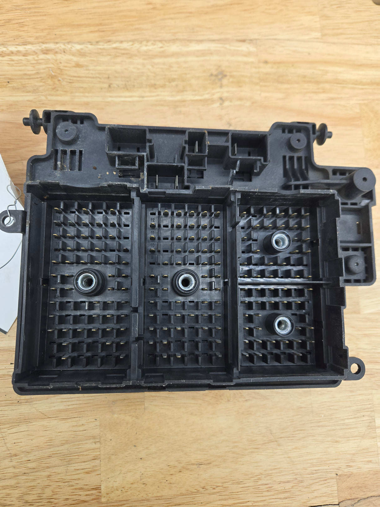1999-2002 Chevrolet Silverado / GMC Sierra 1500 Engine Bay Fuse Box